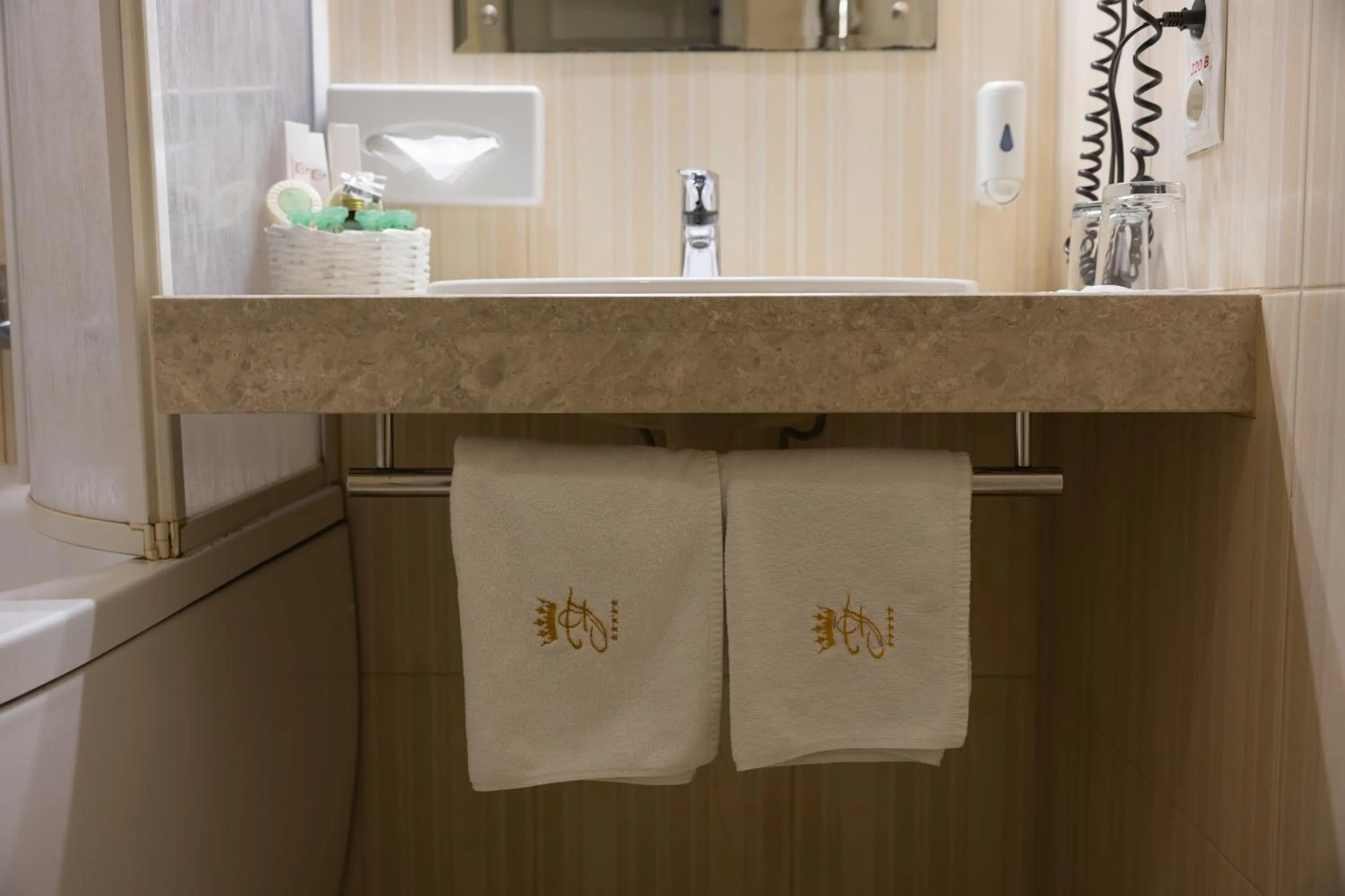 Bathroom in Hotel France