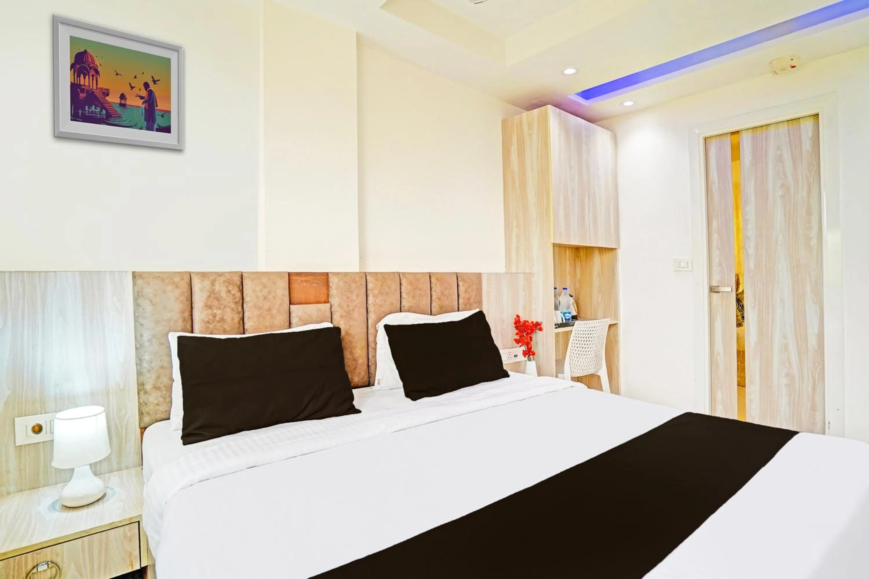 Bedroom, Bed in Super Hotel O Luxury Inn