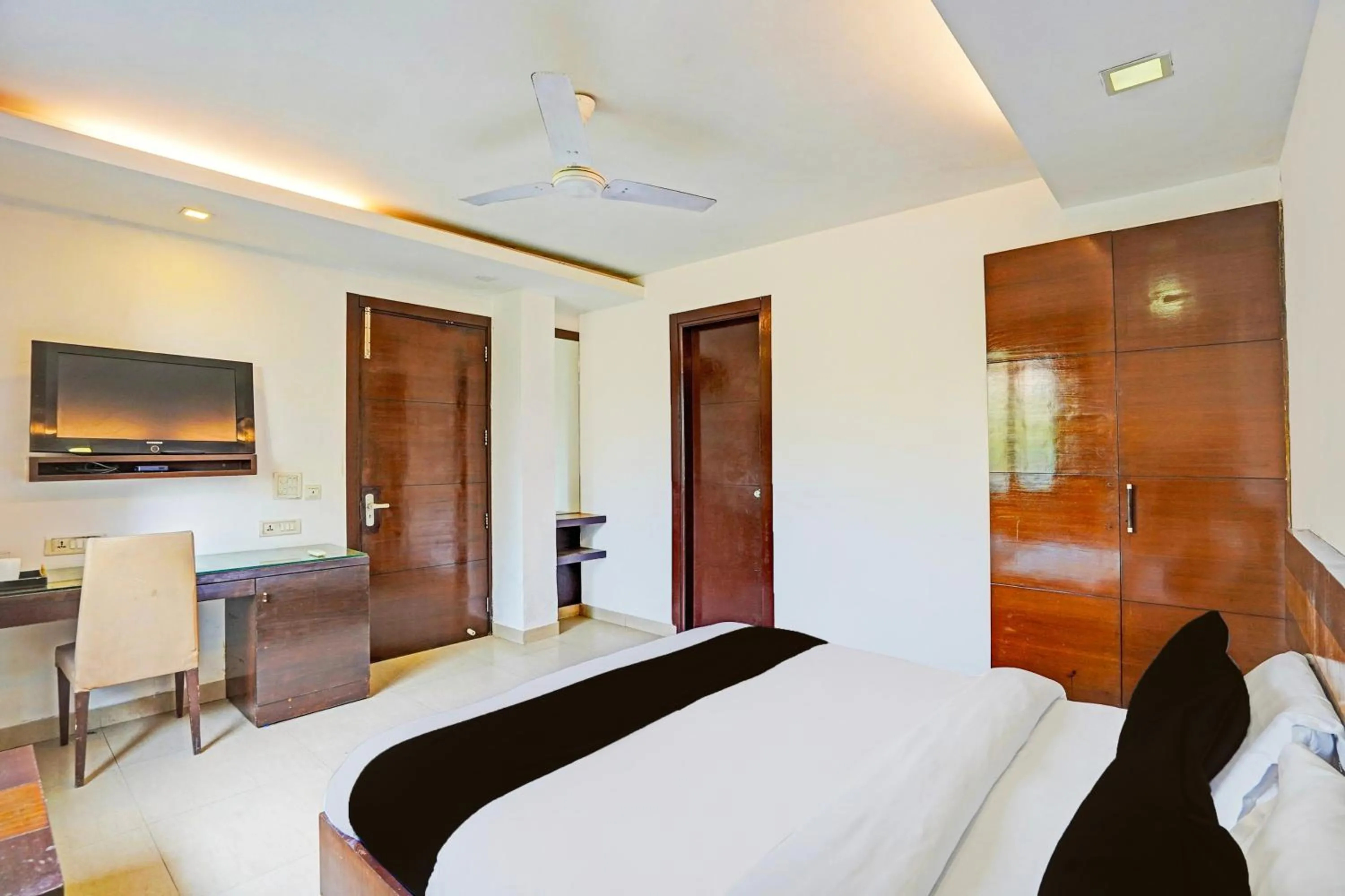 Bedroom, Bed in Townhouse Le Grand