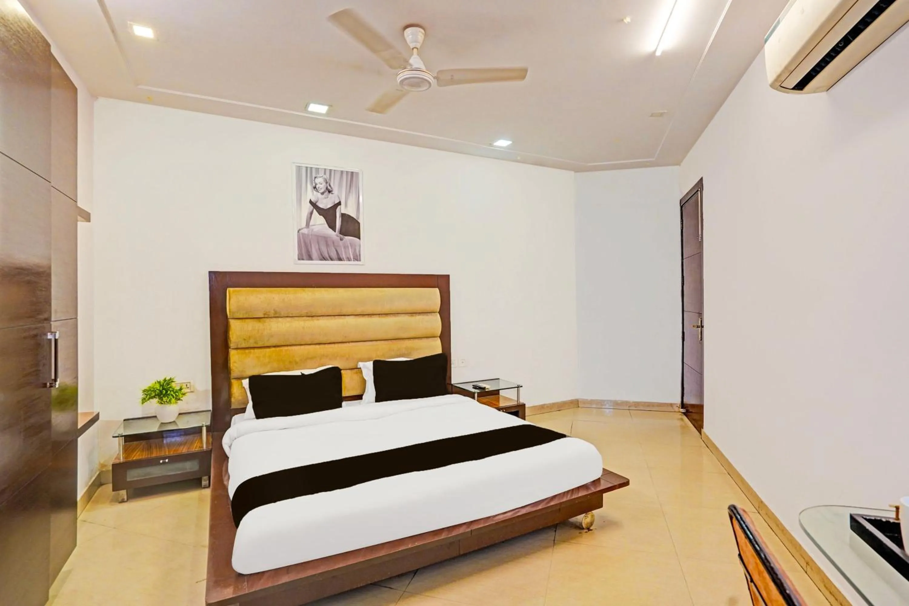 Bedroom, Bed in Townhouse Le Grand