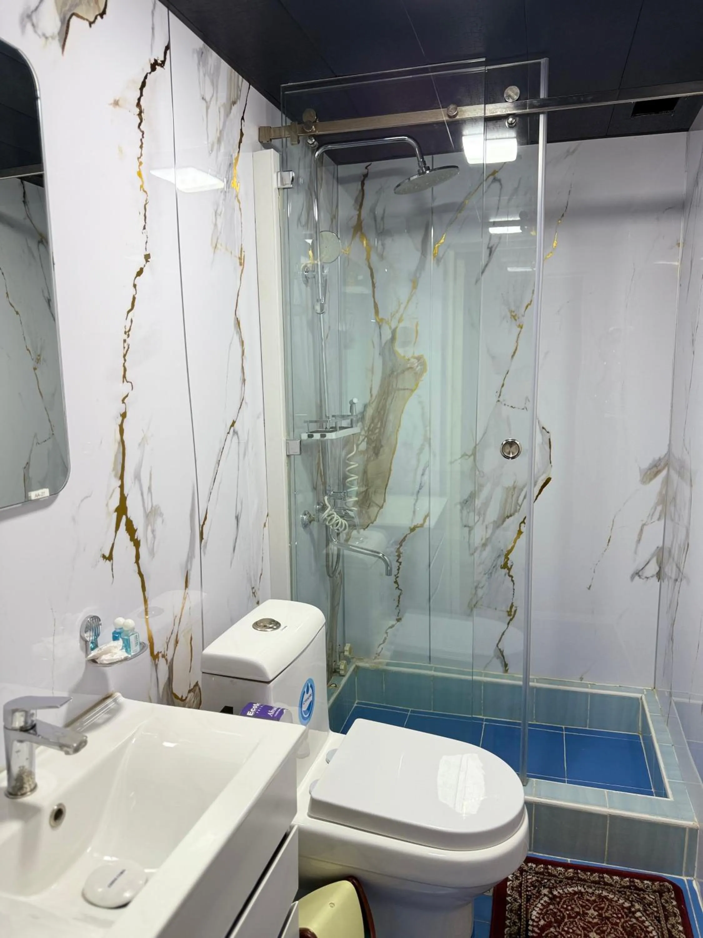 Shower in Guest House Marokand