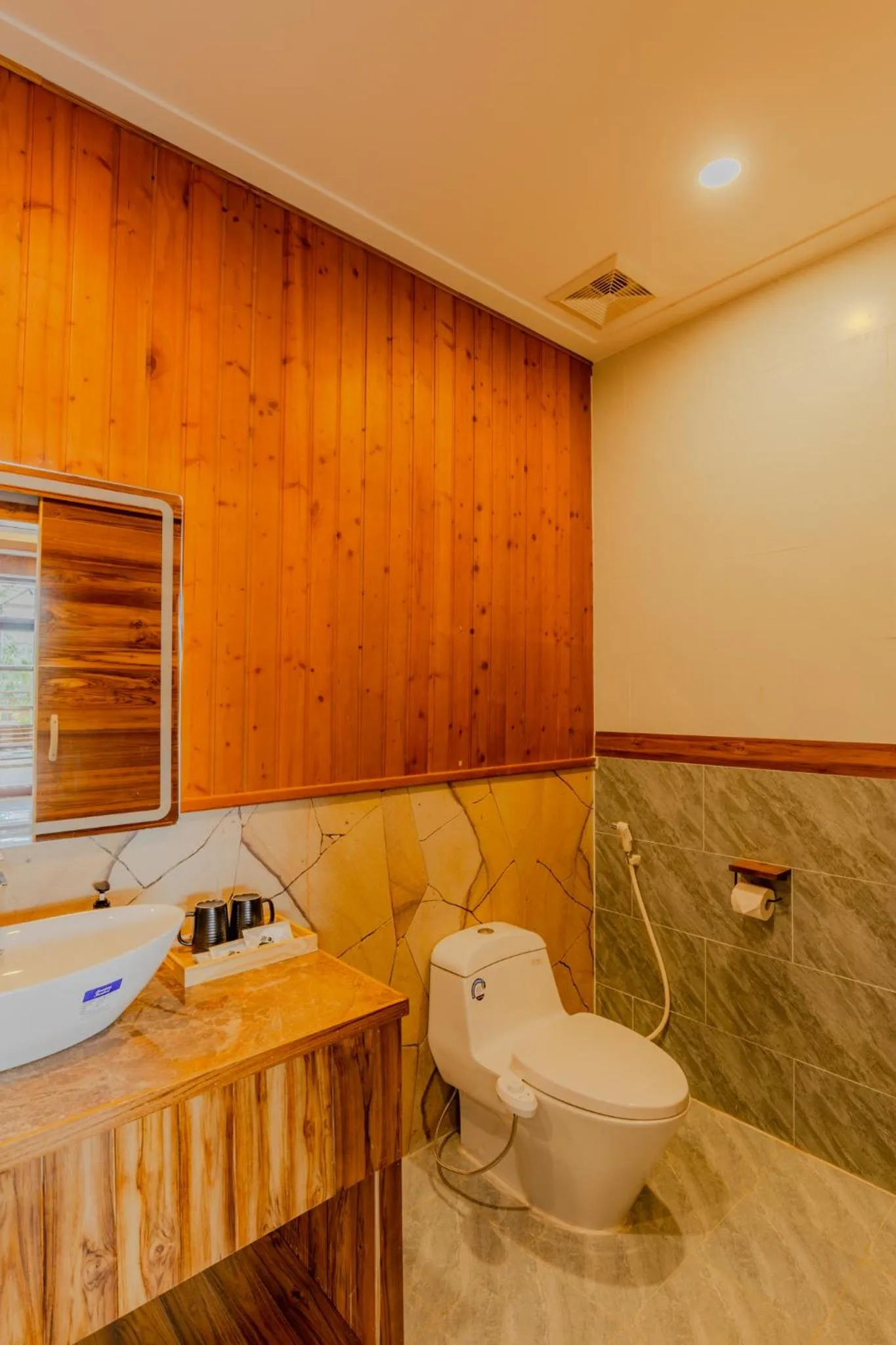 Shower in Rocks Beach Boutique