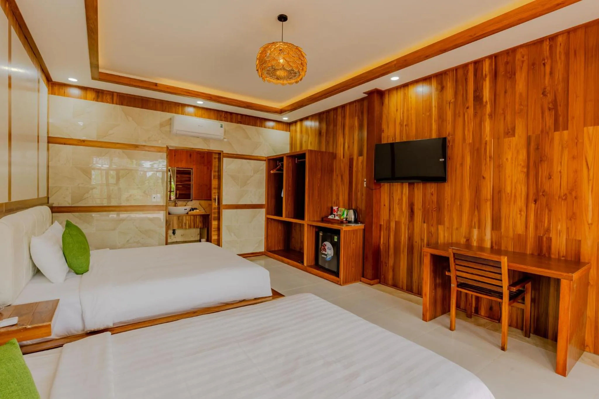 Bed in Rocks Beach Boutique