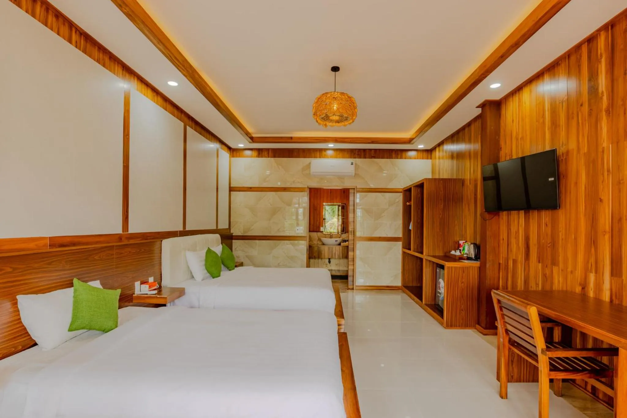 Bed in Rocks Beach Boutique