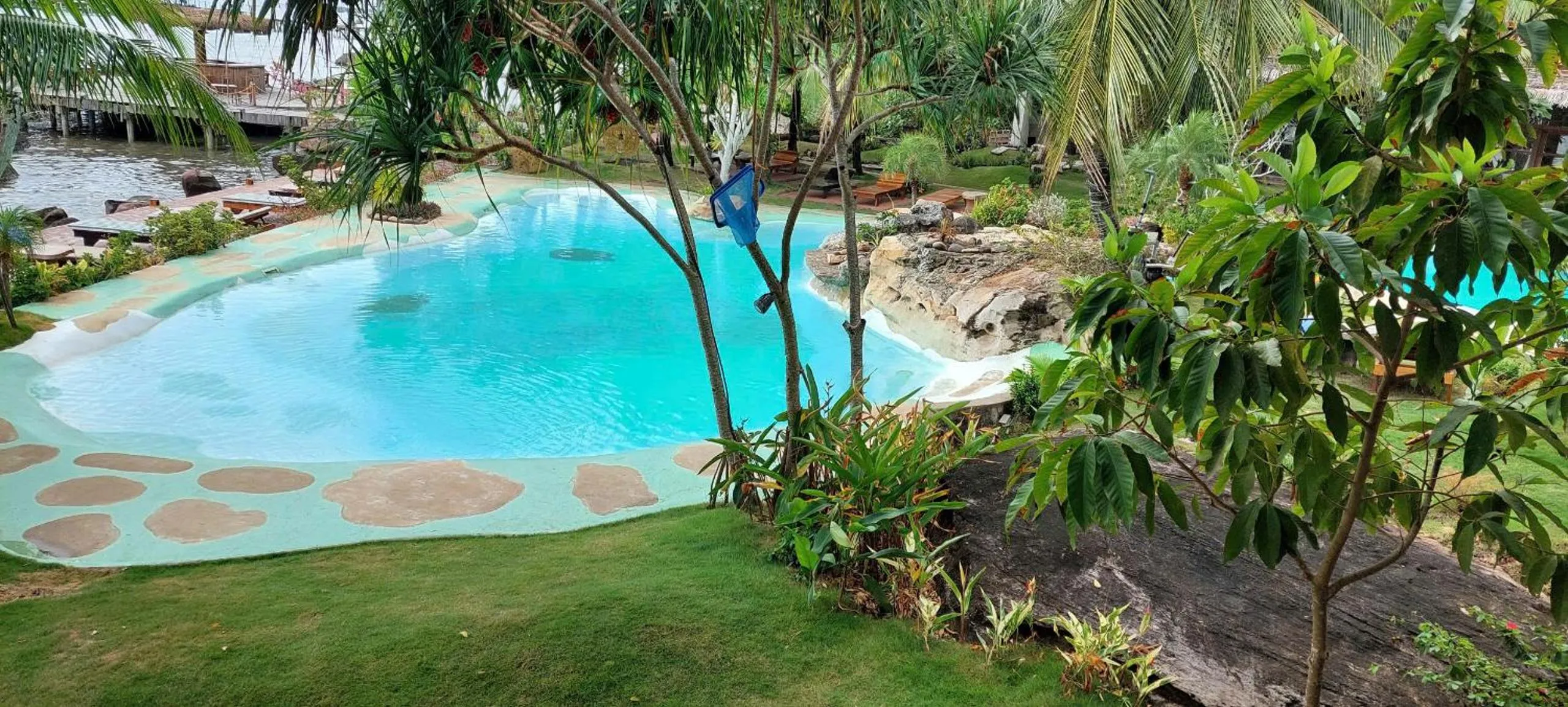 Pool view in Rocks Beach Boutique