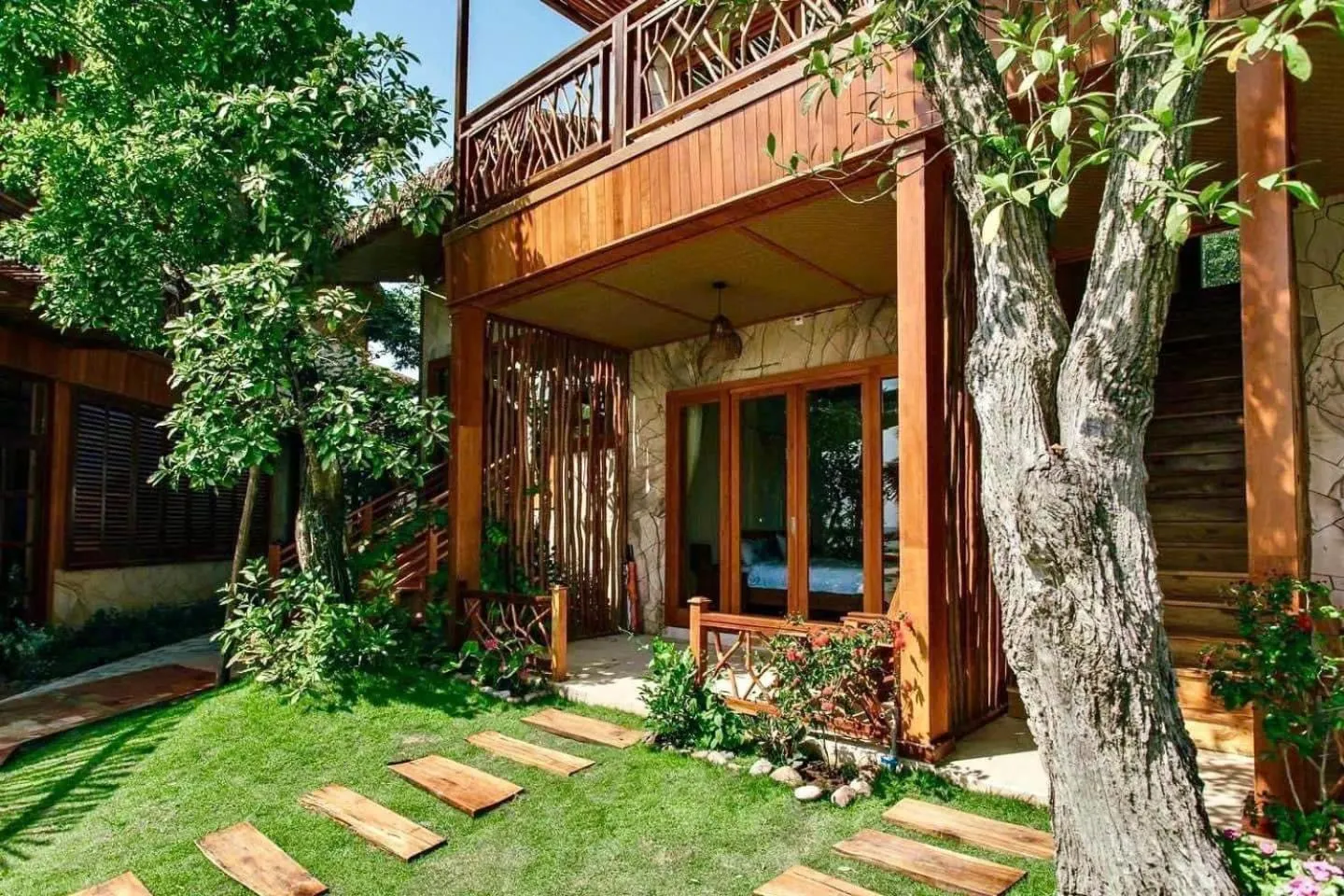 Property building in Rocks Beach Boutique