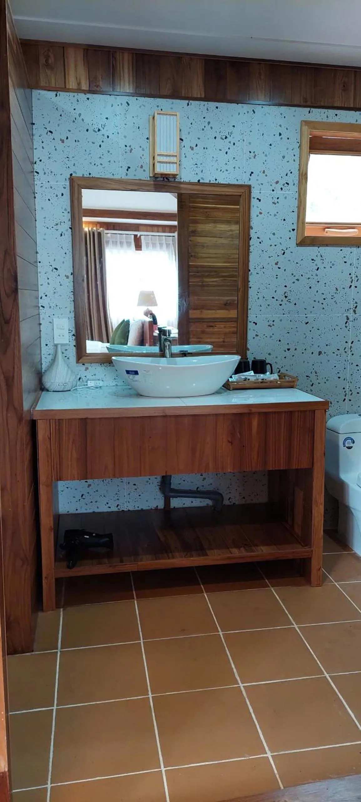 Shower in Rocks Beach Boutique