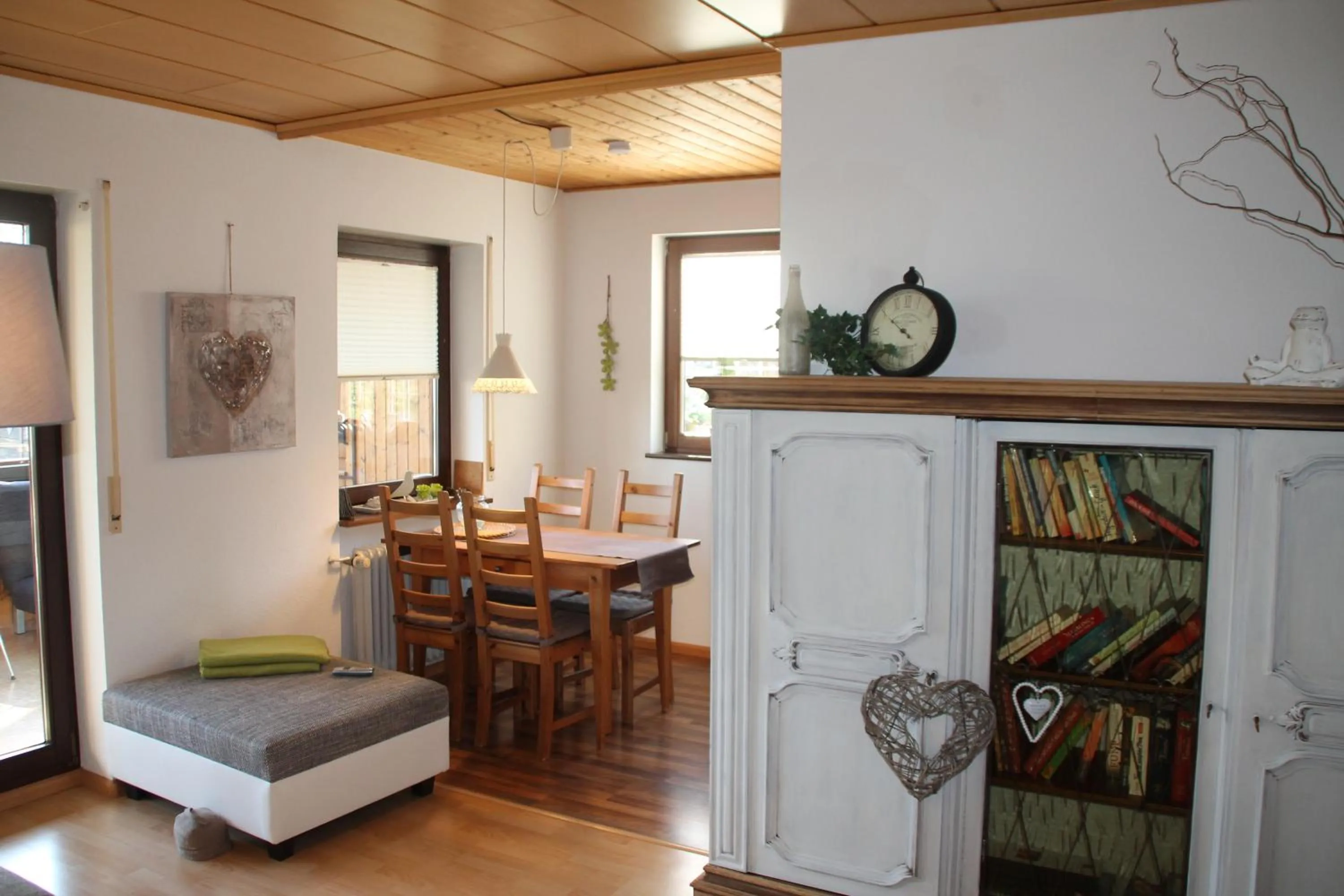 Dining area in Ferienwohnung mit HERZ in Laufenburg