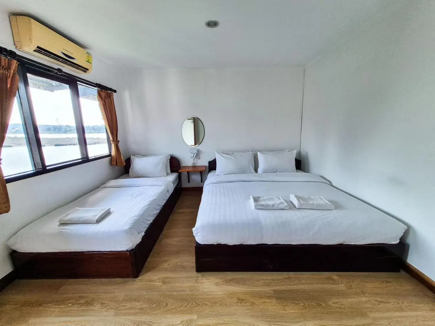 Classic Triple Room - single occupancy in Riverside Houayxay Hotel Classic Triple Room - single occupancy in Riverside Houayxay Hotel