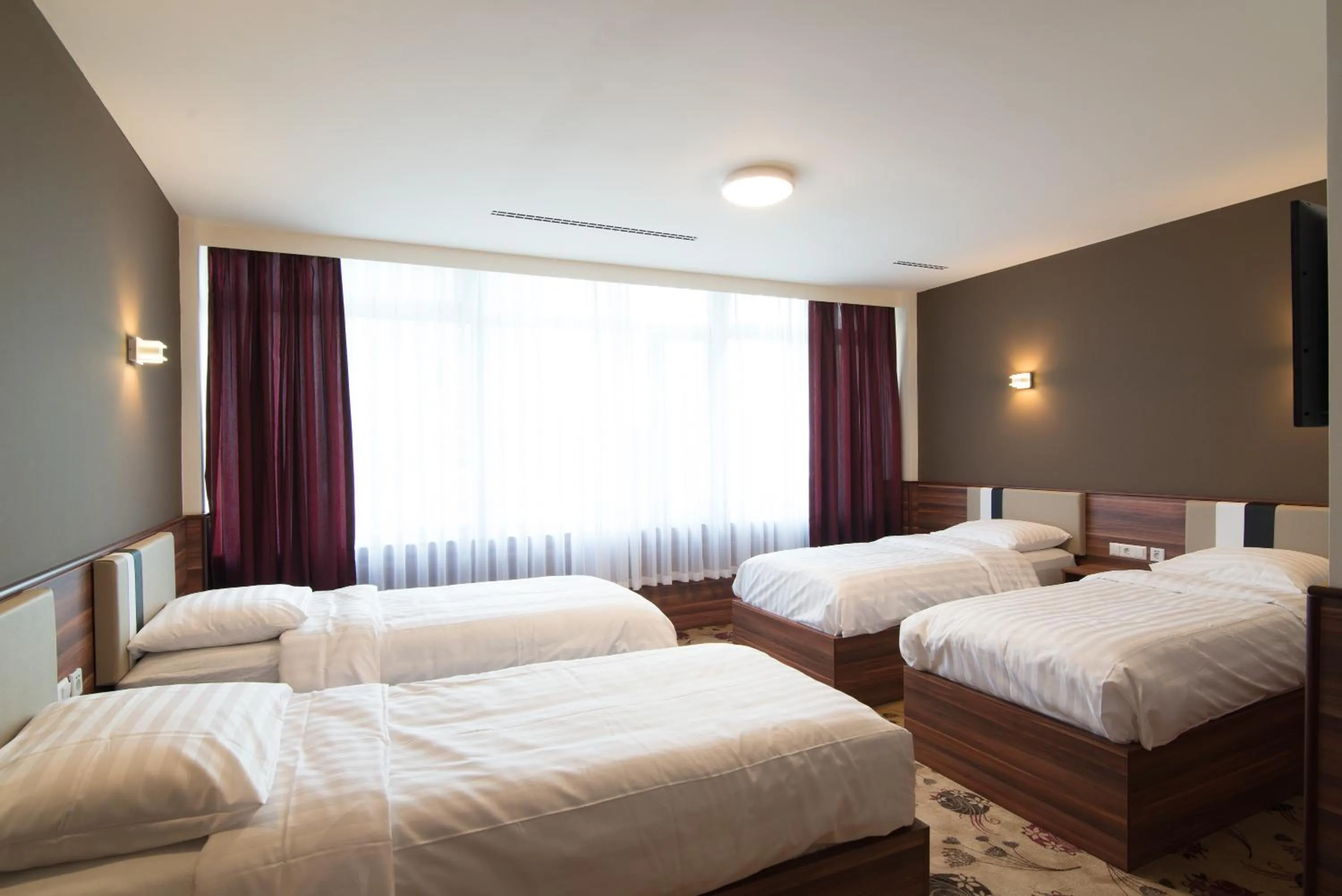 Bedroom in Hotel King's Court