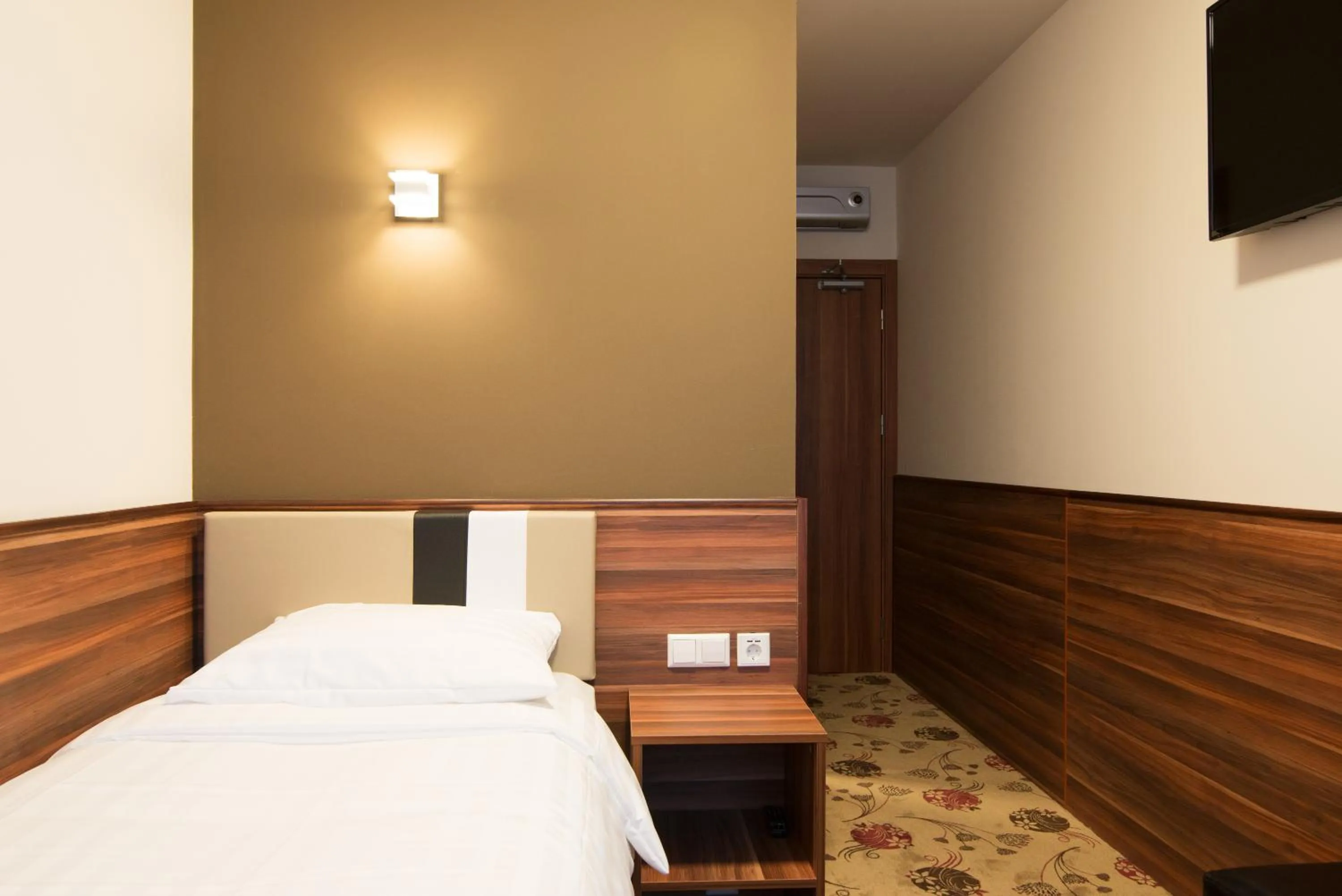 Bedroom in Hotel King's Court