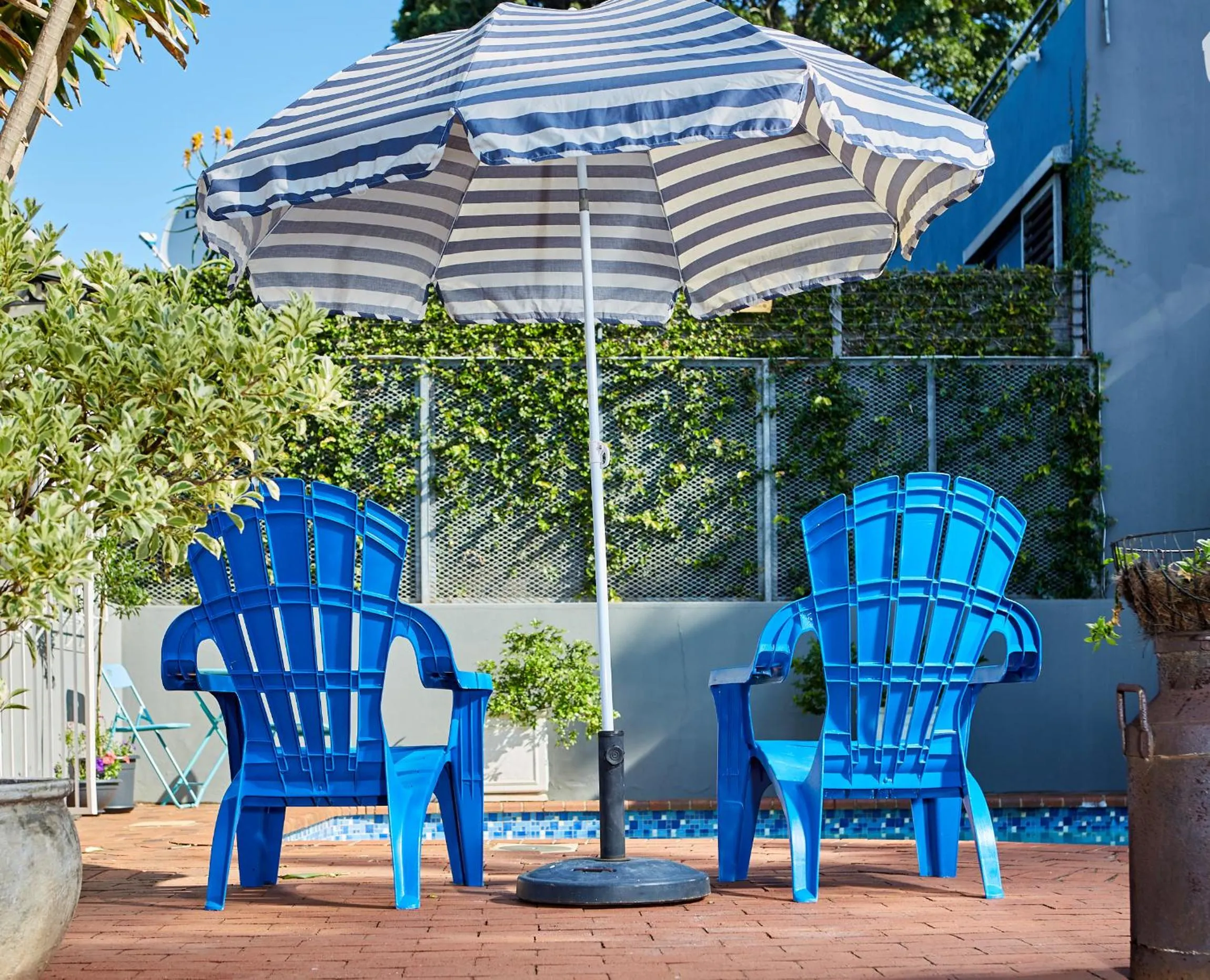 Swimming pool in Tamarisk Bed & Breakfast