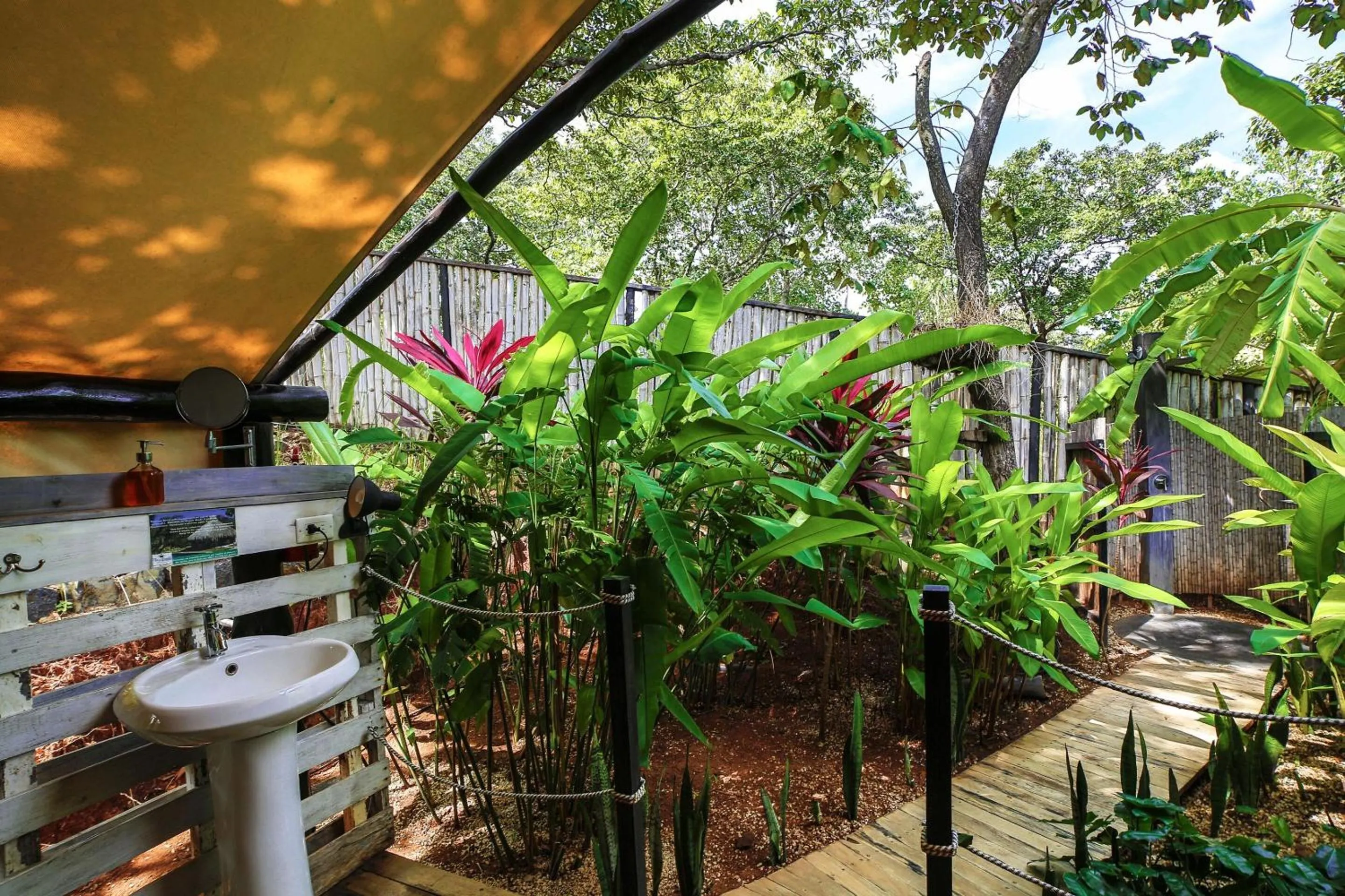 Bathroom in Flor y Bambu