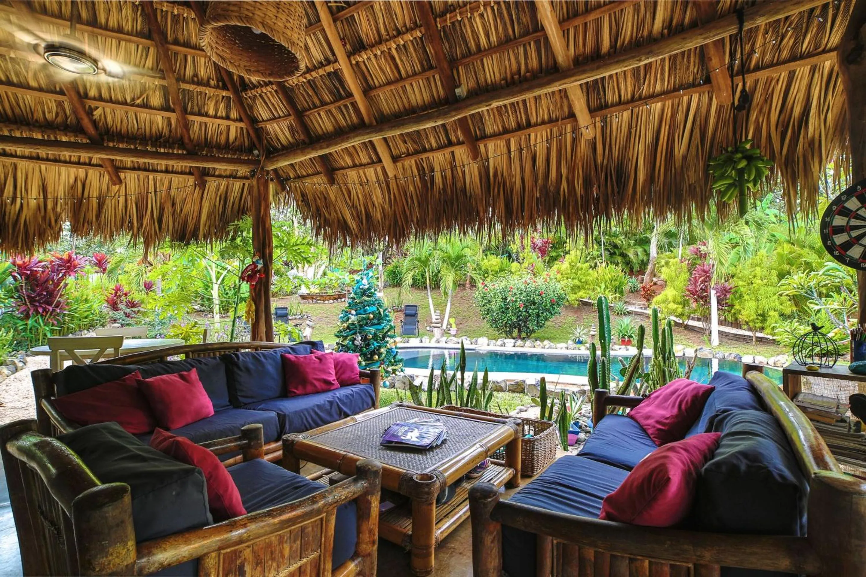 Pool view in Flor y Bambu