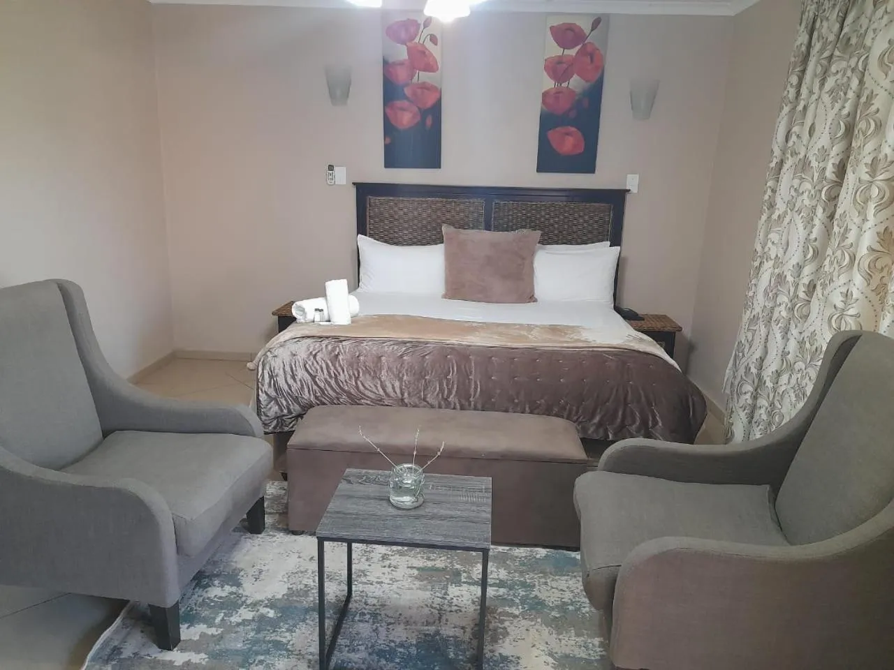 Bed in Nongoma Lodge & Inn CC