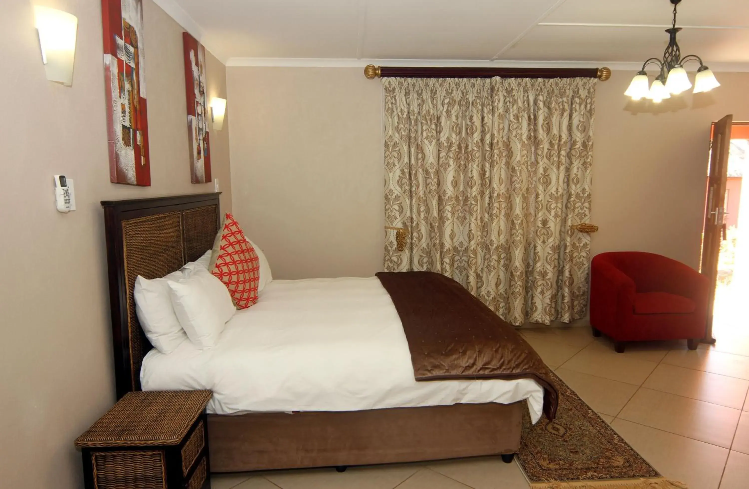 Double or Twin Room in Nongoma Lodge & Inn CC Double or Twin Room in Nongoma Lodge & Inn CC
