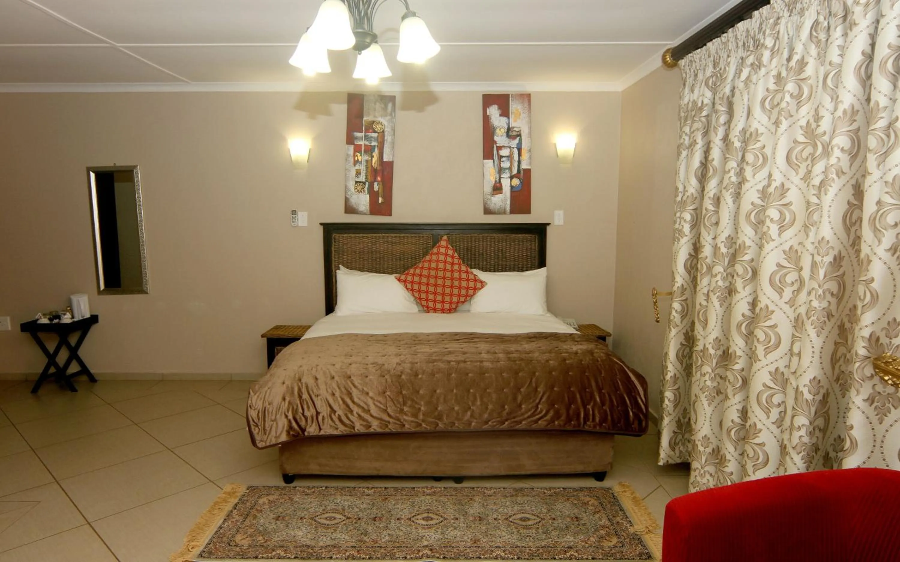 Bed in Nongoma Lodge & Inn CC