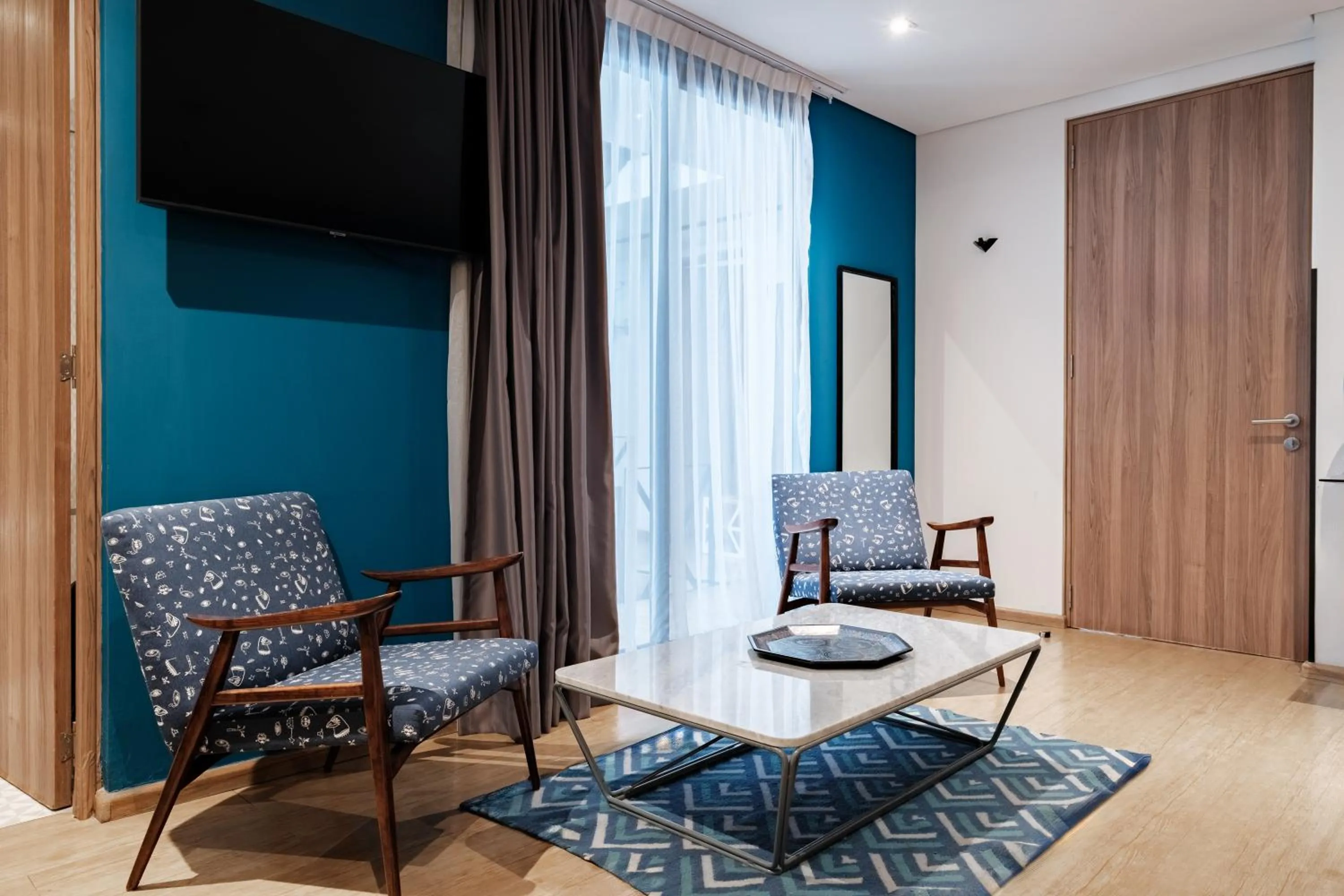 Pug Seal Polanco Allan Poe