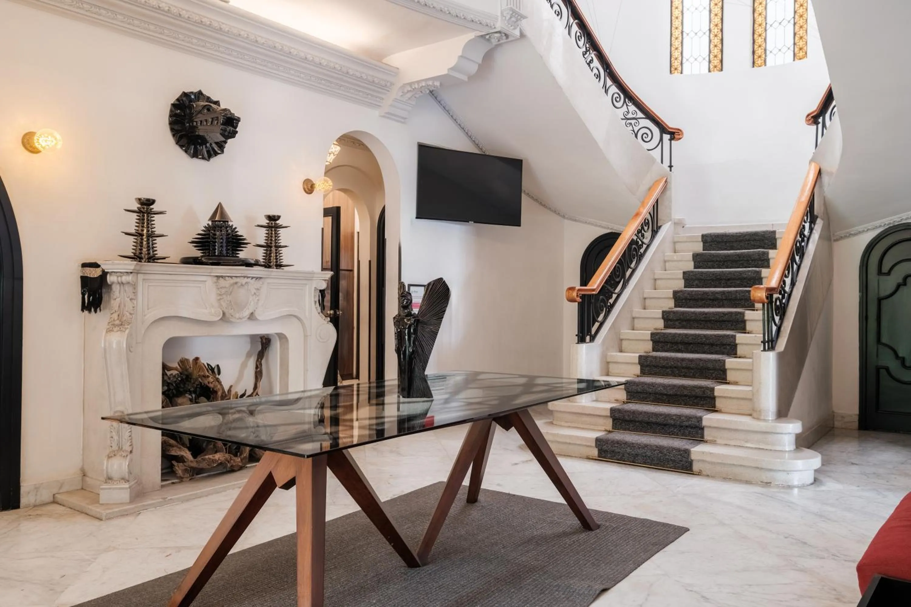 Pug Seal Polanco Allan Poe