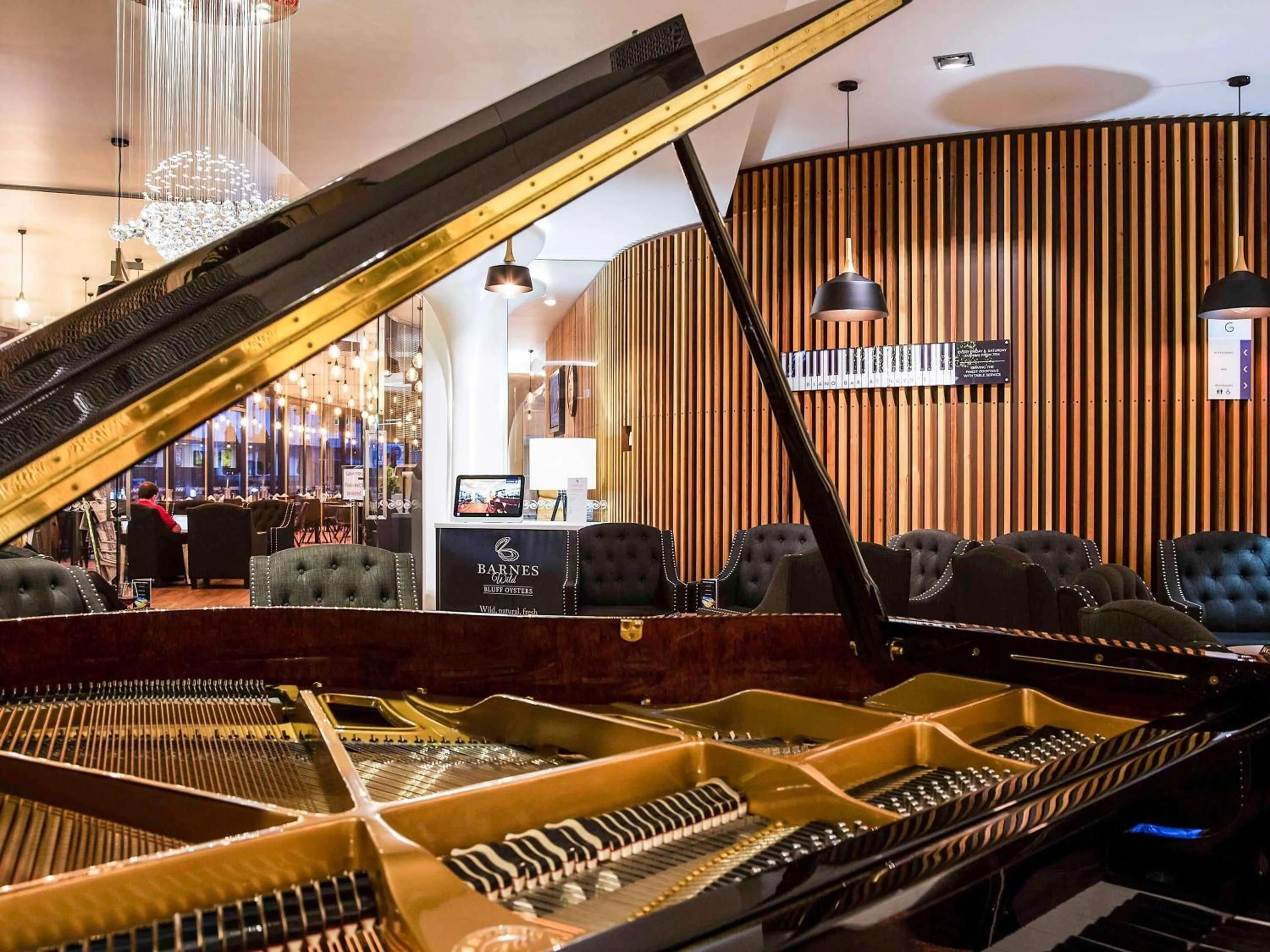 Lounge or bar in Novotel New Plymouth Taranaki