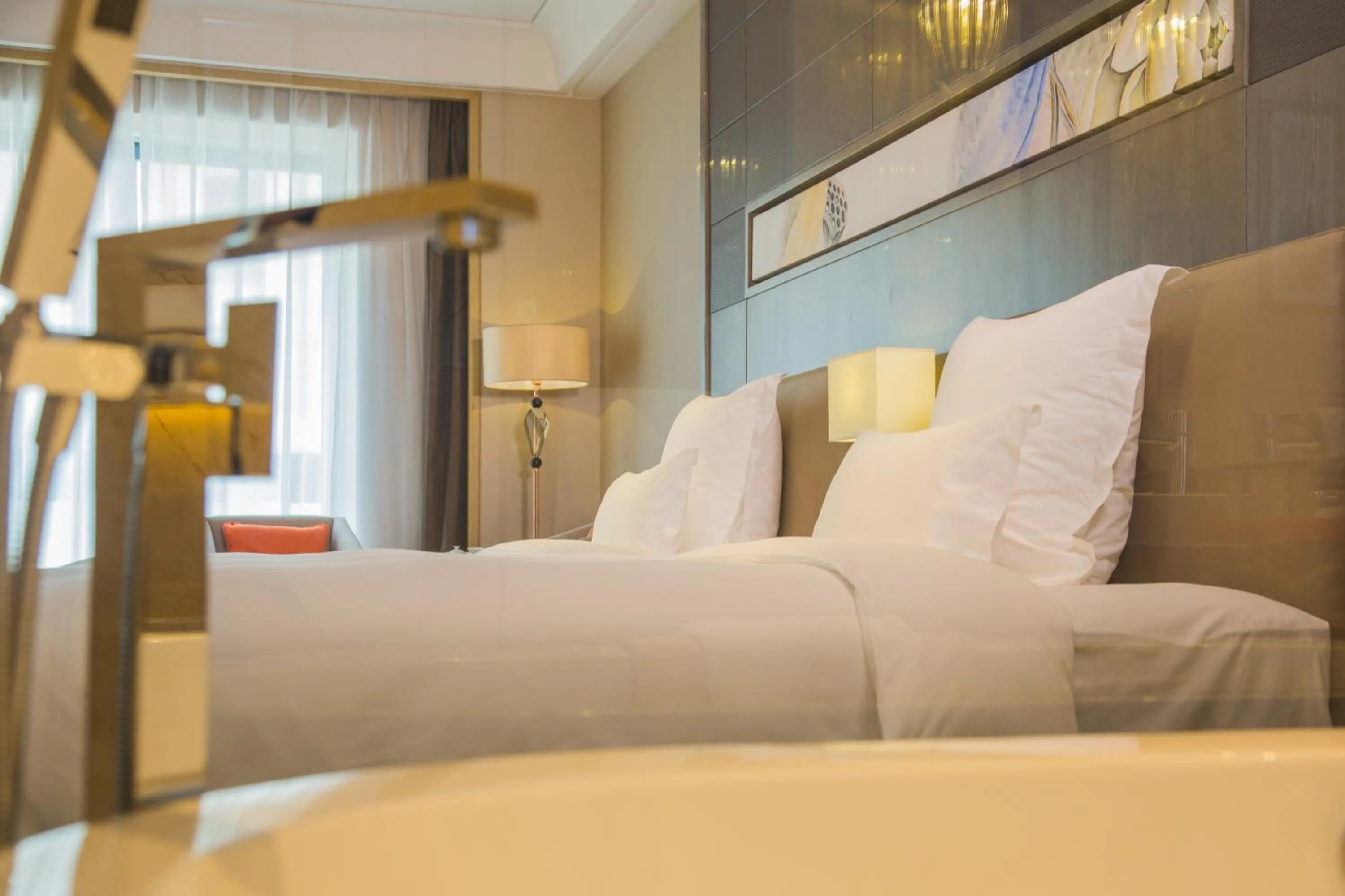 Decorative detail, Bed in Pullman Shishi Mattison