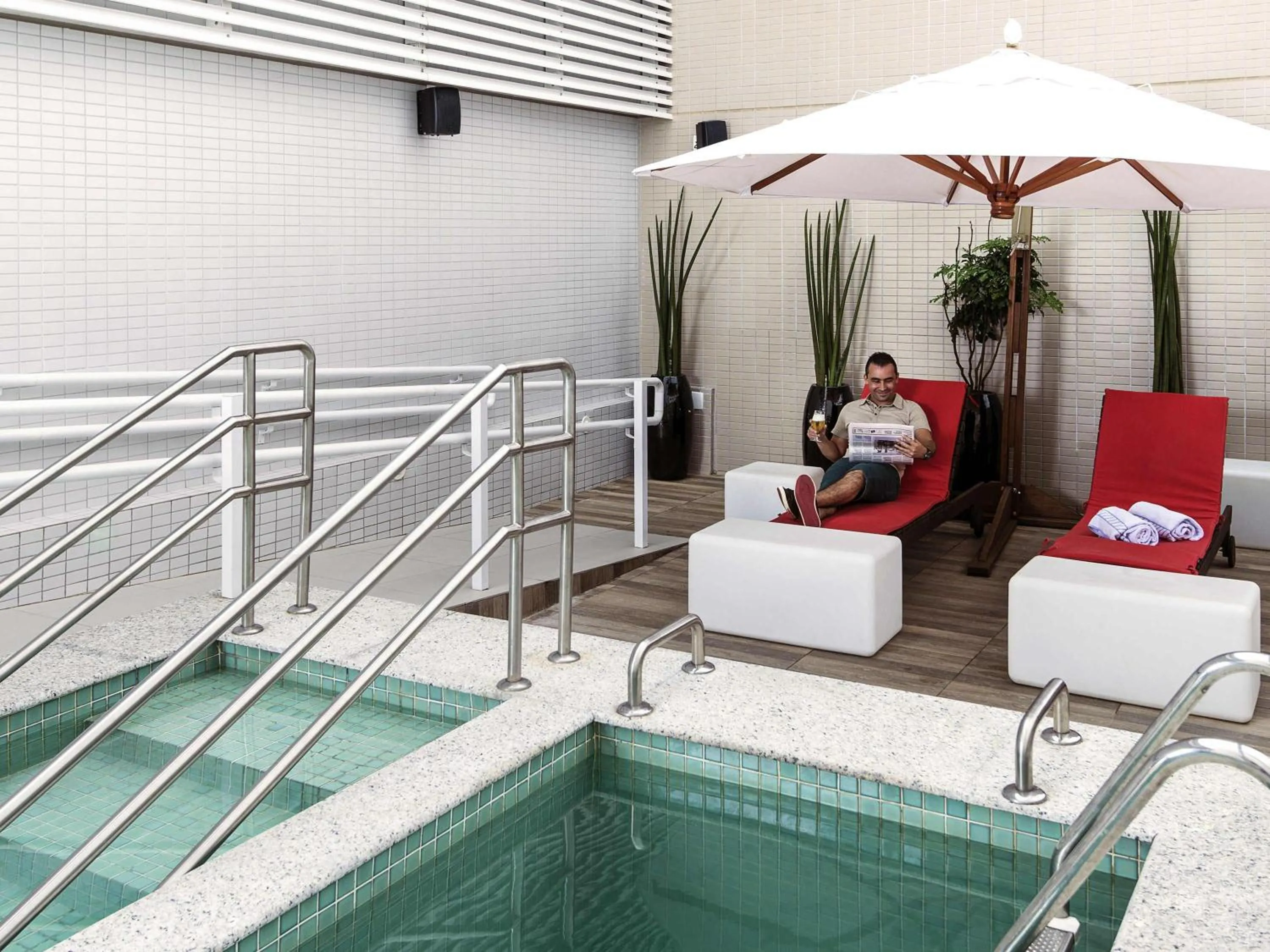 Pool view in Novotel Santos Gonzaga