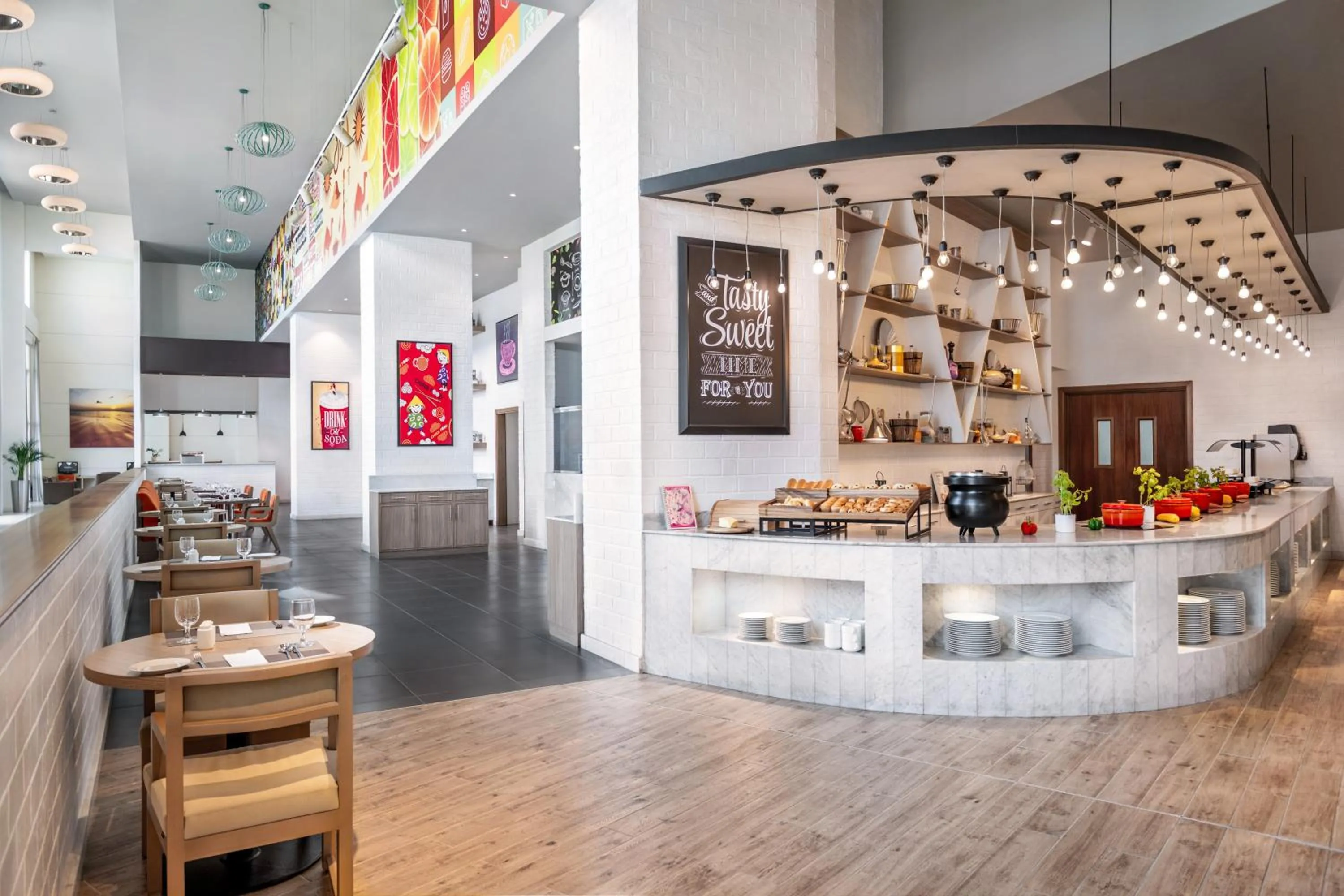 Restaurant/places to eat in Ibis Styles Dragon Mart Dubai