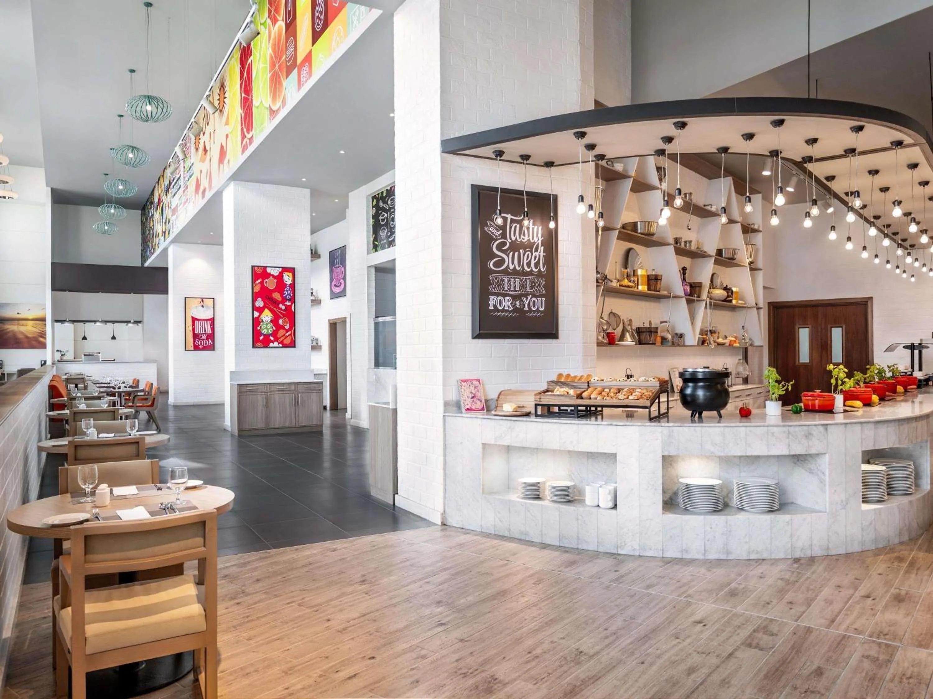 Restaurant/places to eat in Ibis Styles Dragon Mart Dubai