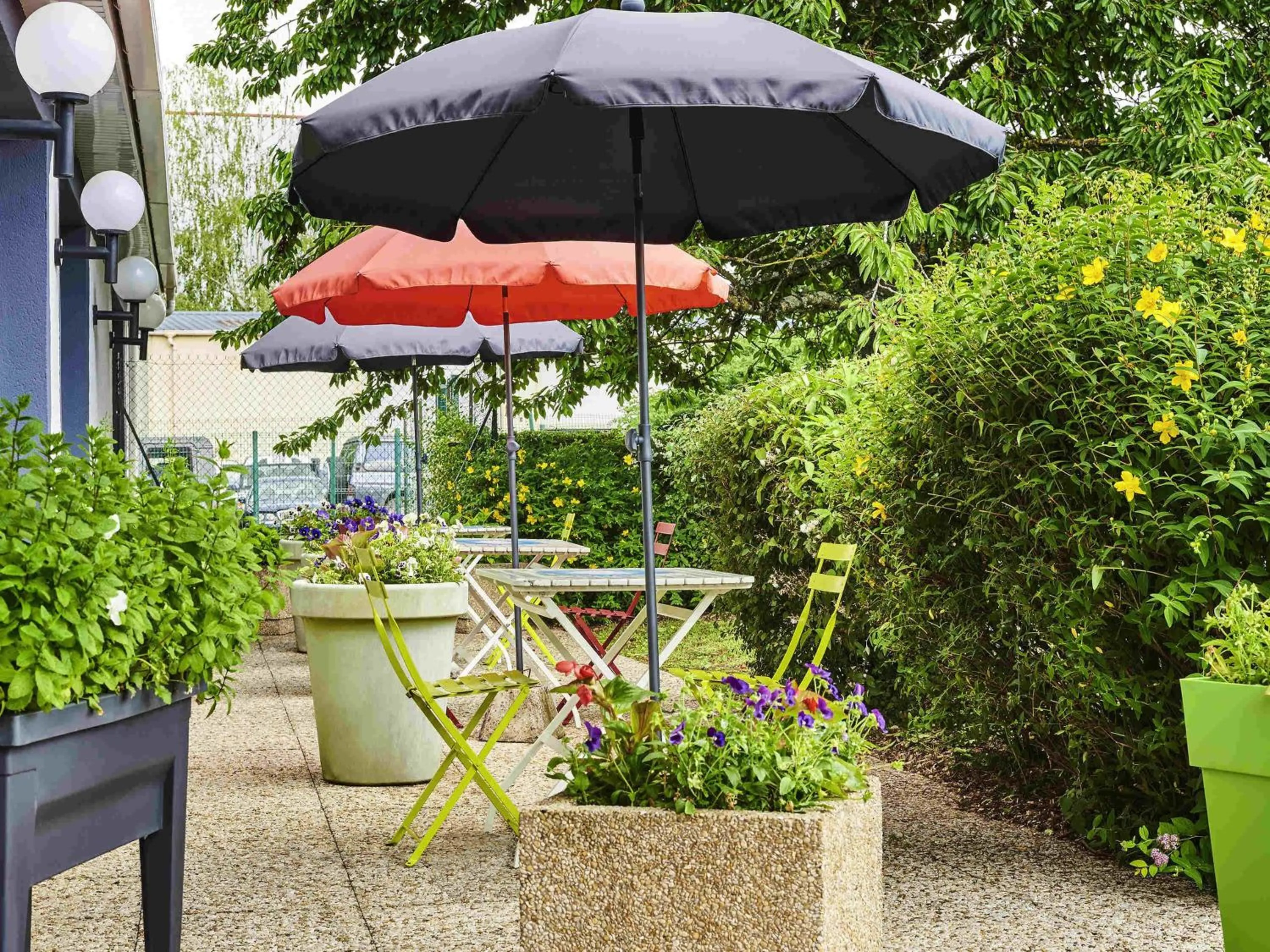 Property building in Ibis Budget Versailles Coignieres