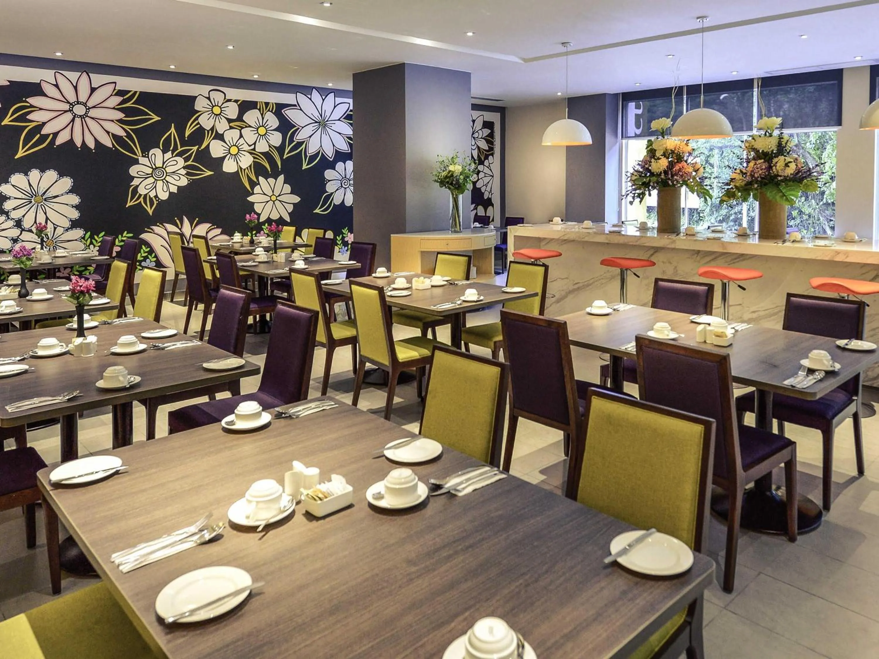 Restaurant/places to eat in Mercure Kota Kinabalu City Centre