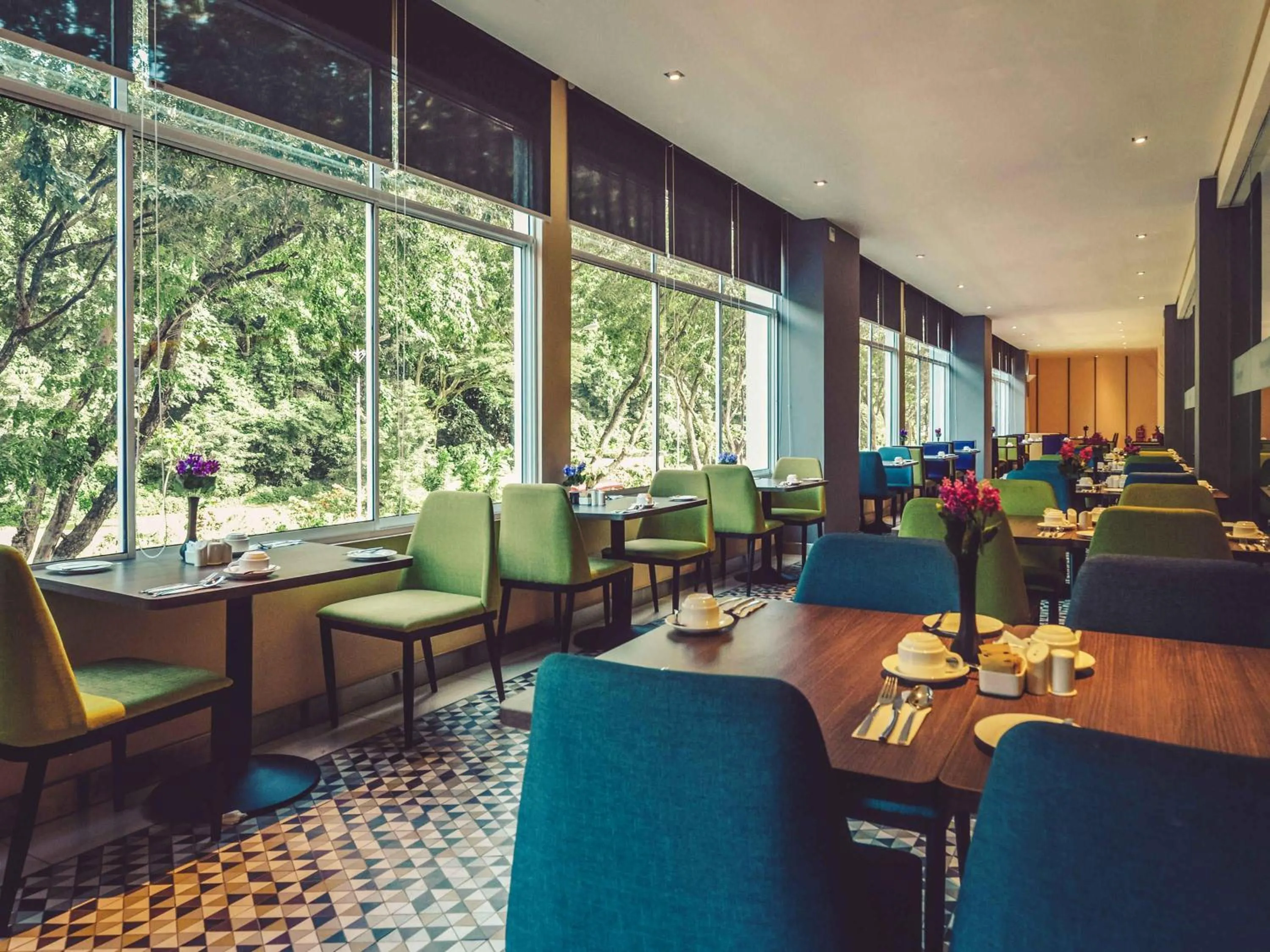 Restaurant/places to eat in Mercure Kota Kinabalu City Centre