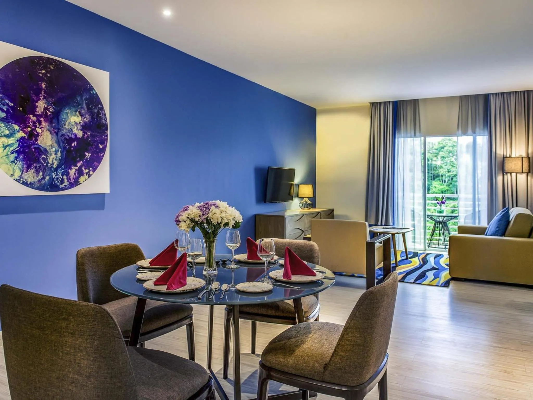 Bedroom in Mercure Kota Kinabalu City Centre