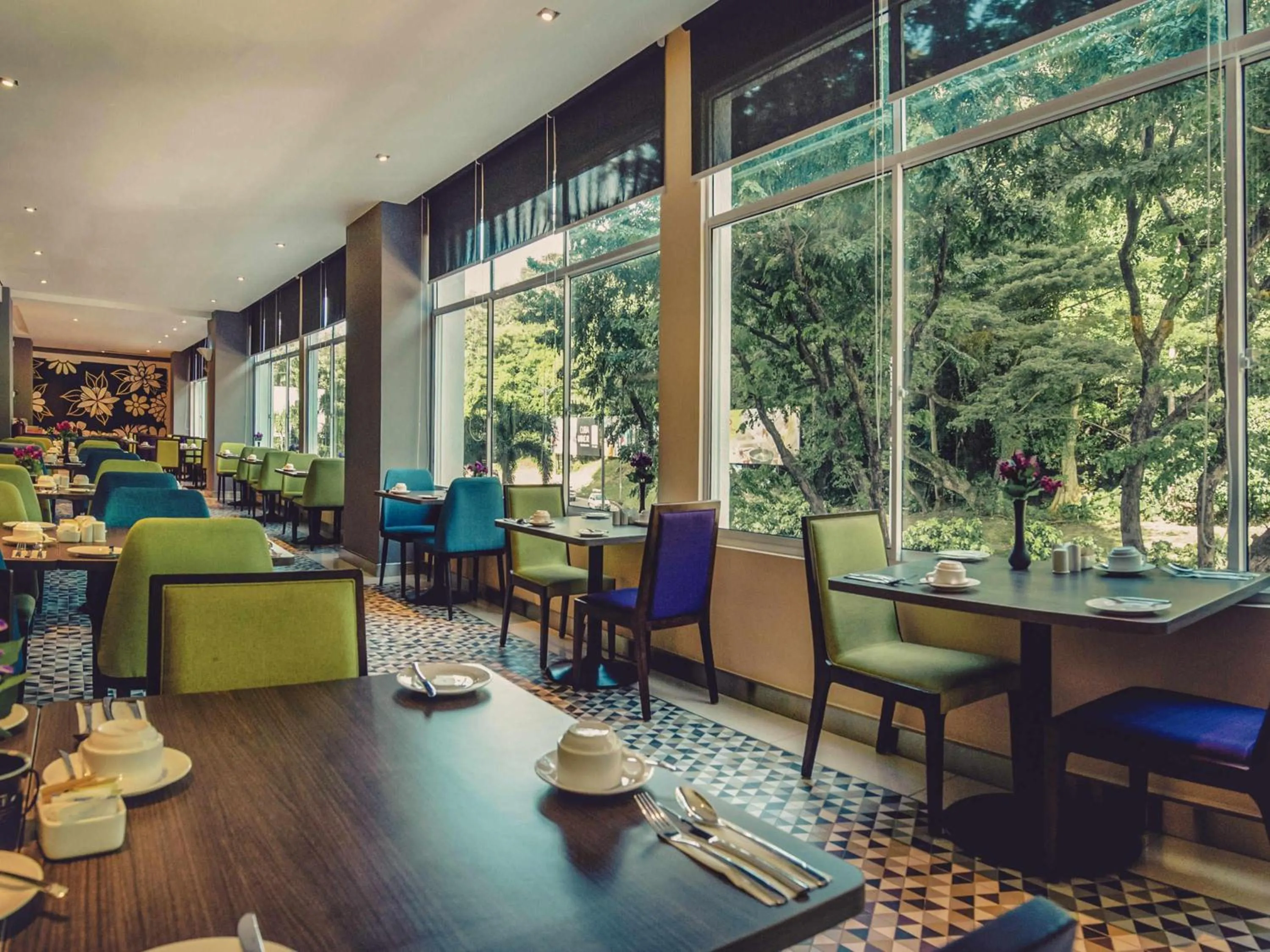 Restaurant/places to eat in Mercure Kota Kinabalu City Centre