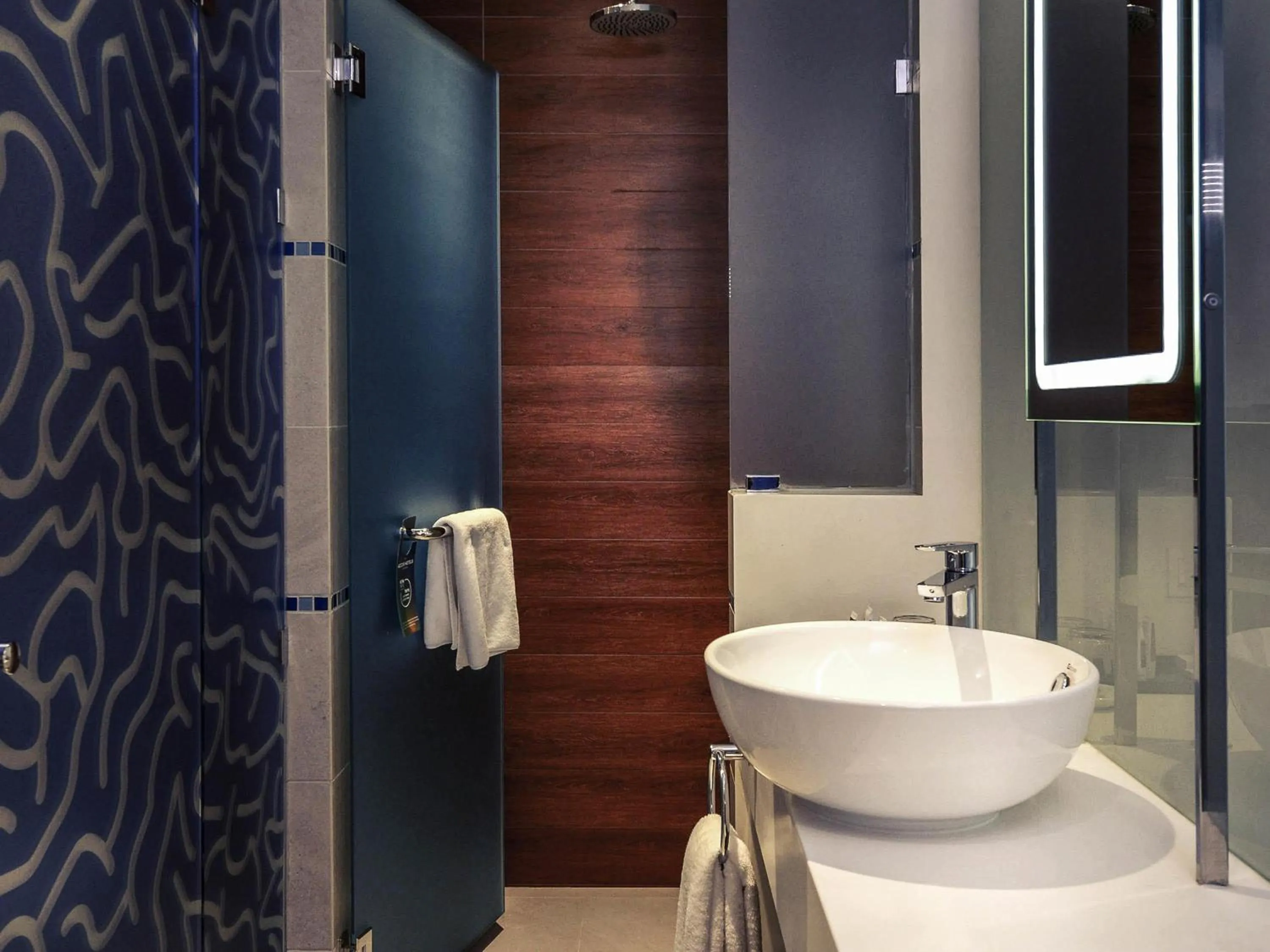 Superior King Room with Garden View in Mercure Kota Kinabalu City Centre