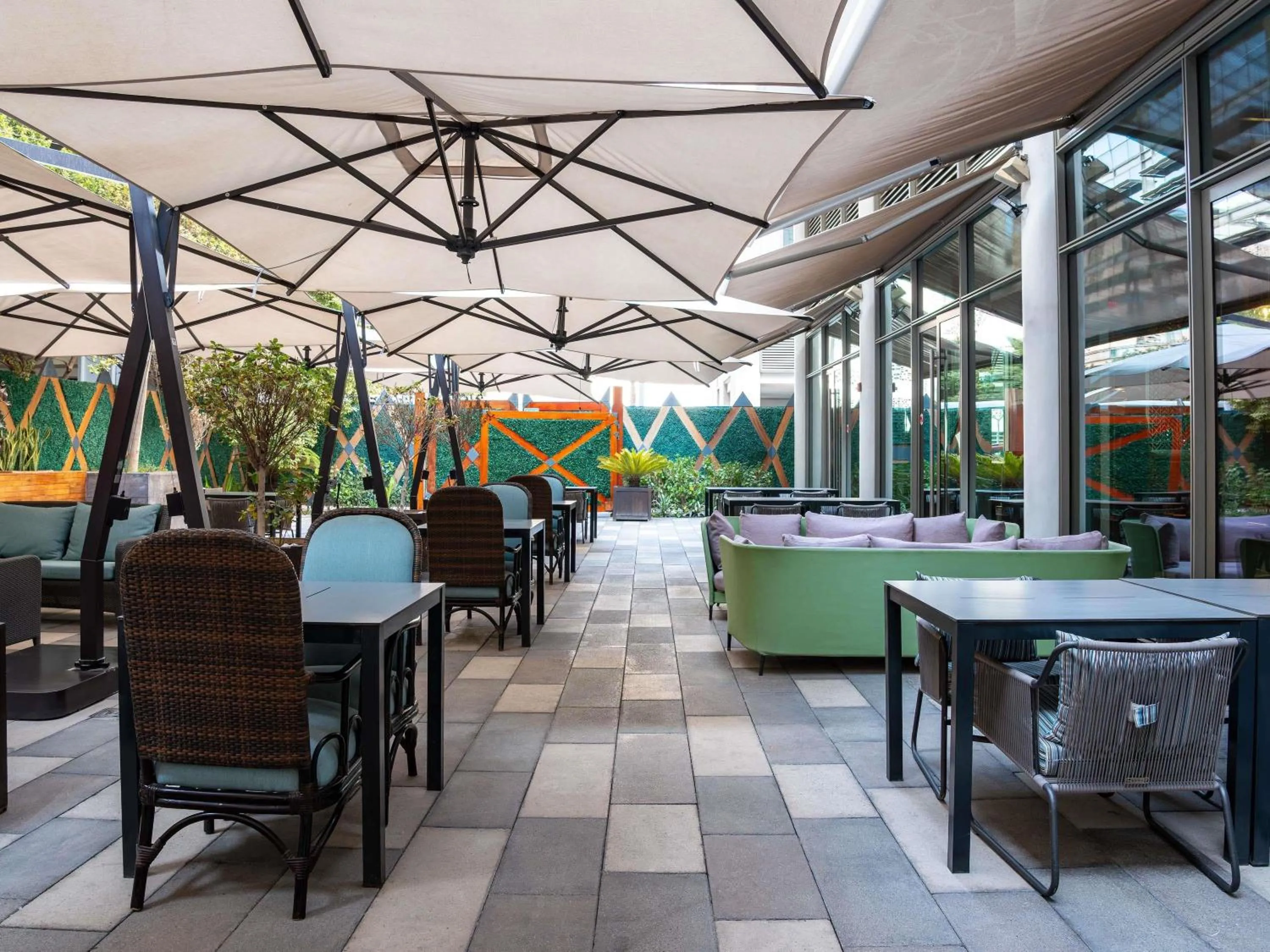 Restaurant/places to eat in ibis Dubai One Central