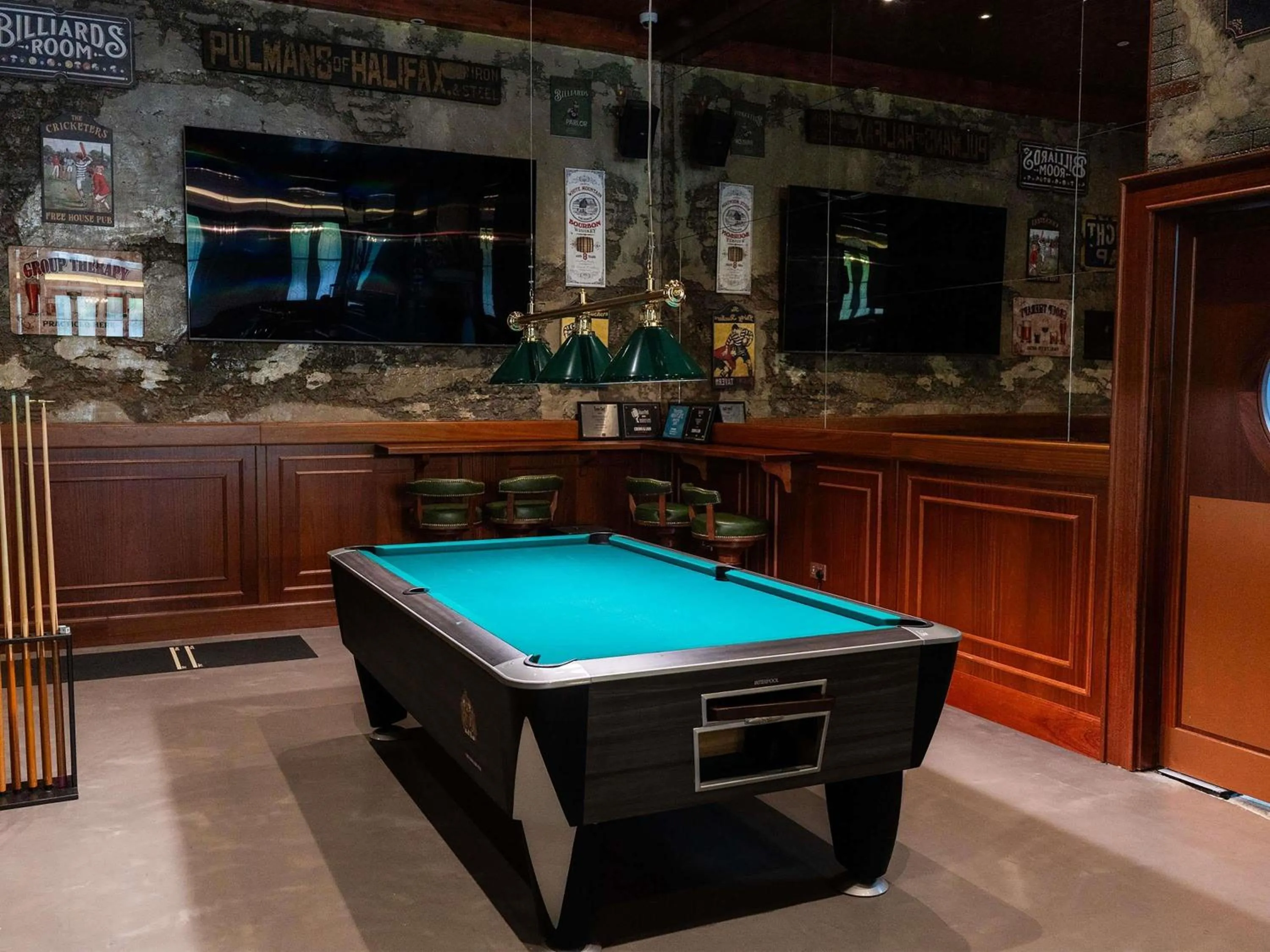 Lounge or bar in ibis Dubai One Central