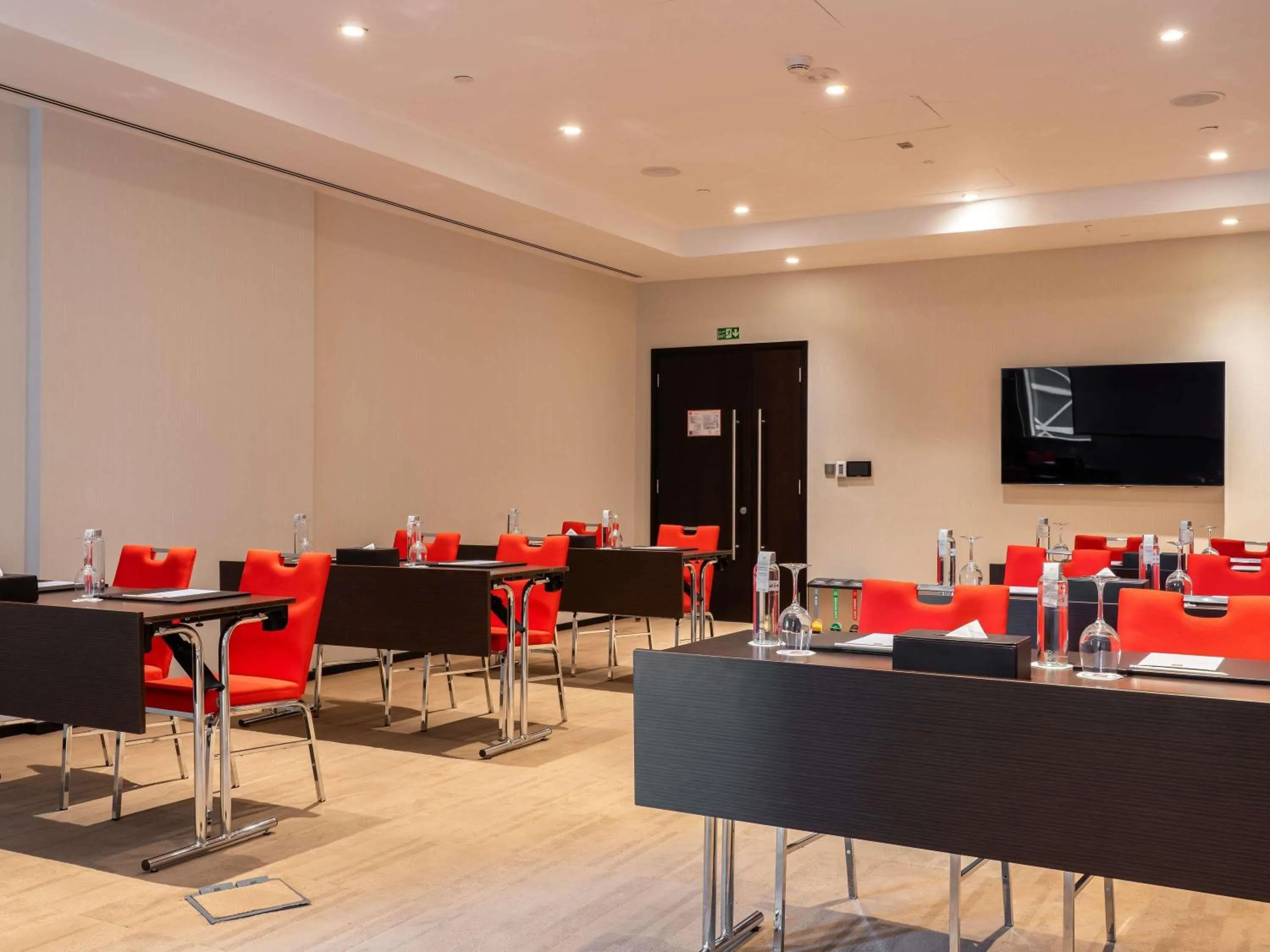 Meeting/conference room in ibis Dubai One Central