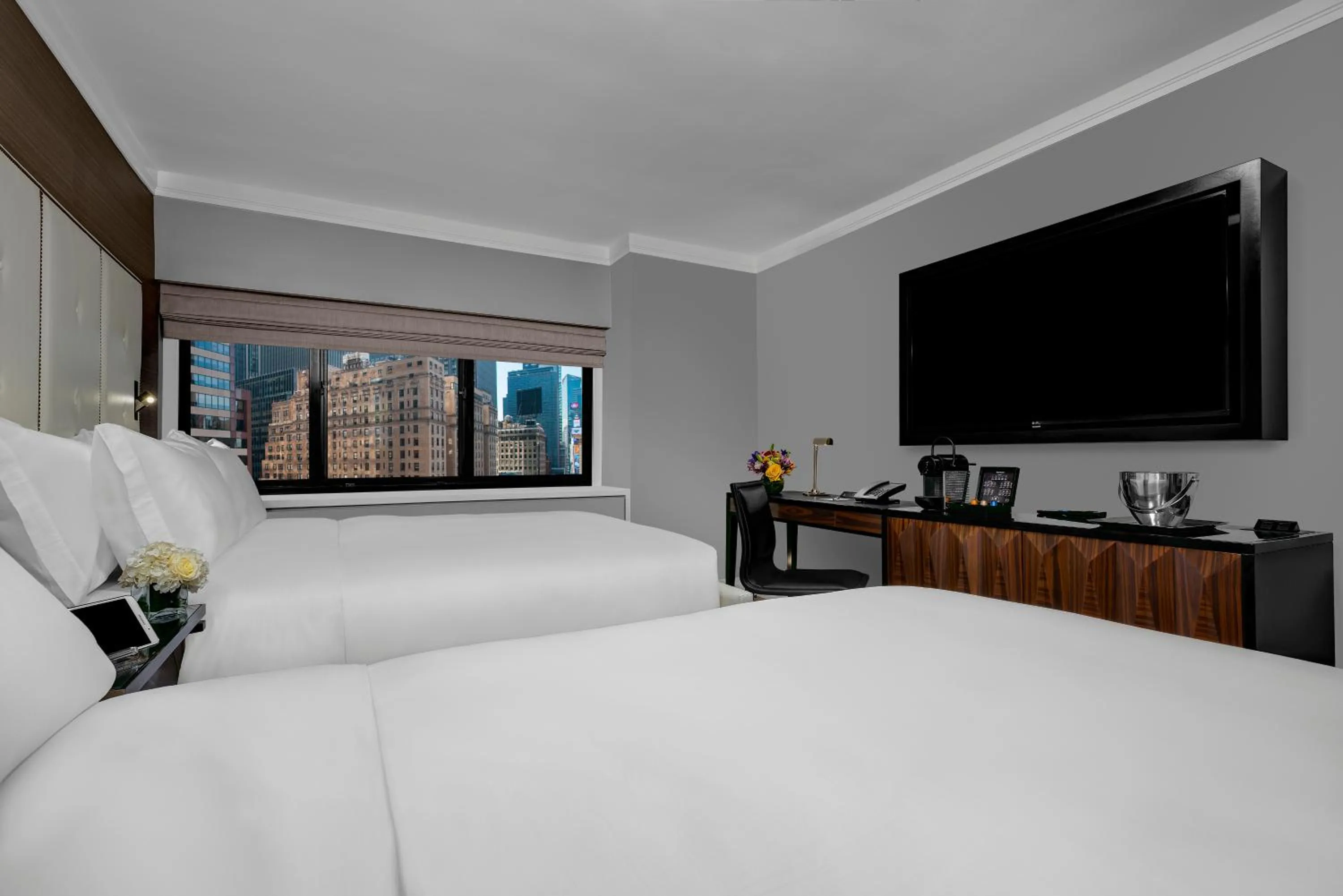 Photo of the whole room in Executive Class at MTS Hotel