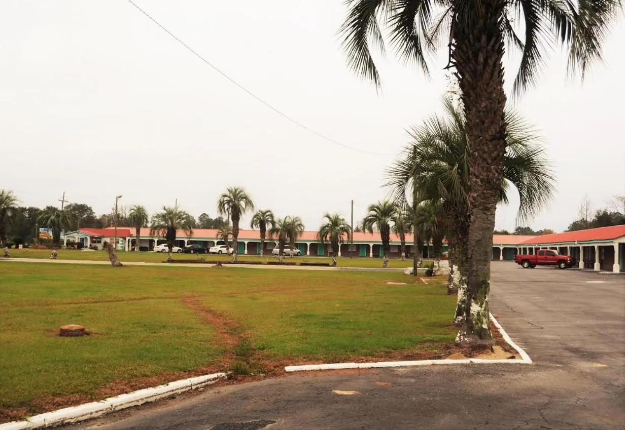 Property building in Motel Jesup