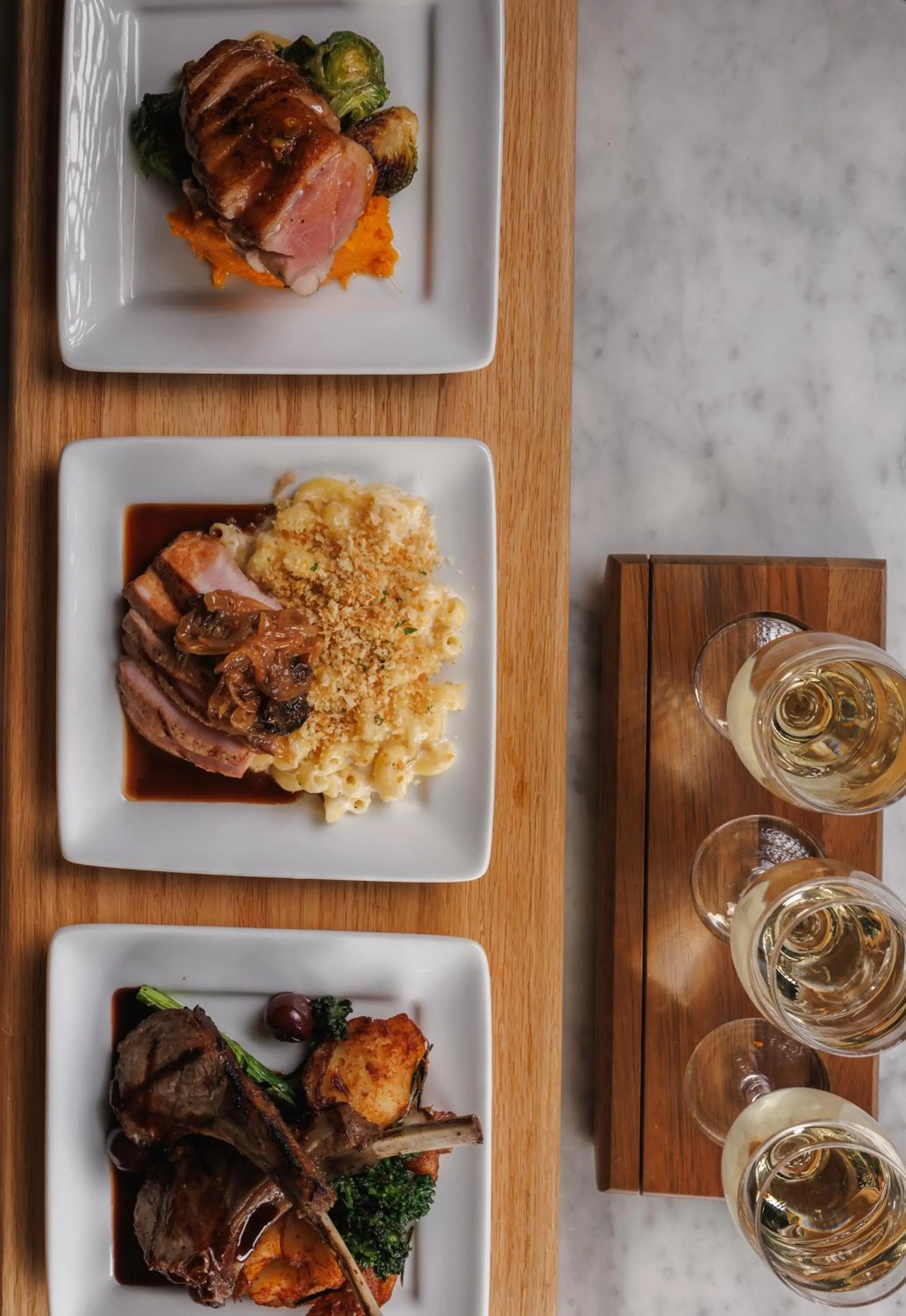 Restaurant/places to eat in Porter Square Hotel