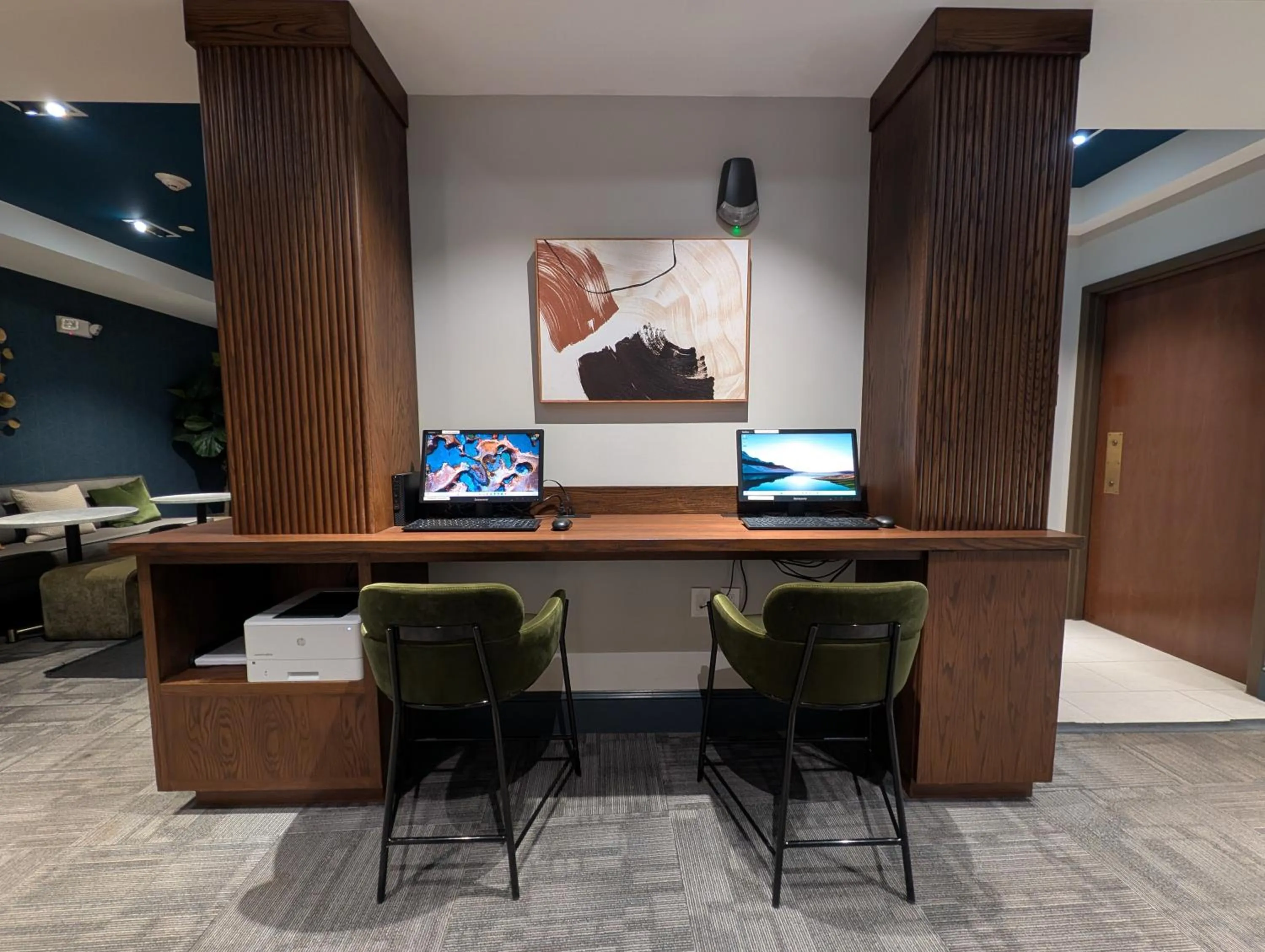 Business facilities in Porter Square Hotel