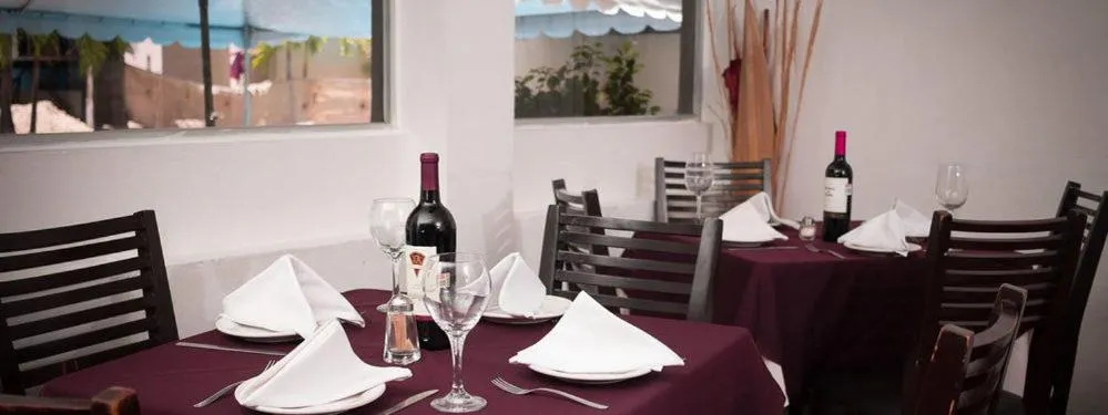 Restaurant/places to eat in Hotel de Casa Blanca