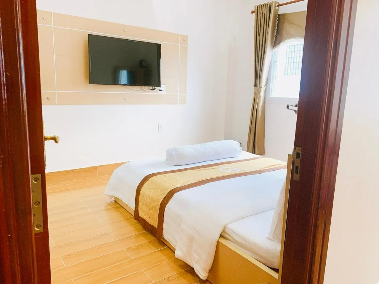 Photo of the whole room, Bed in Phuc Hung Hotel