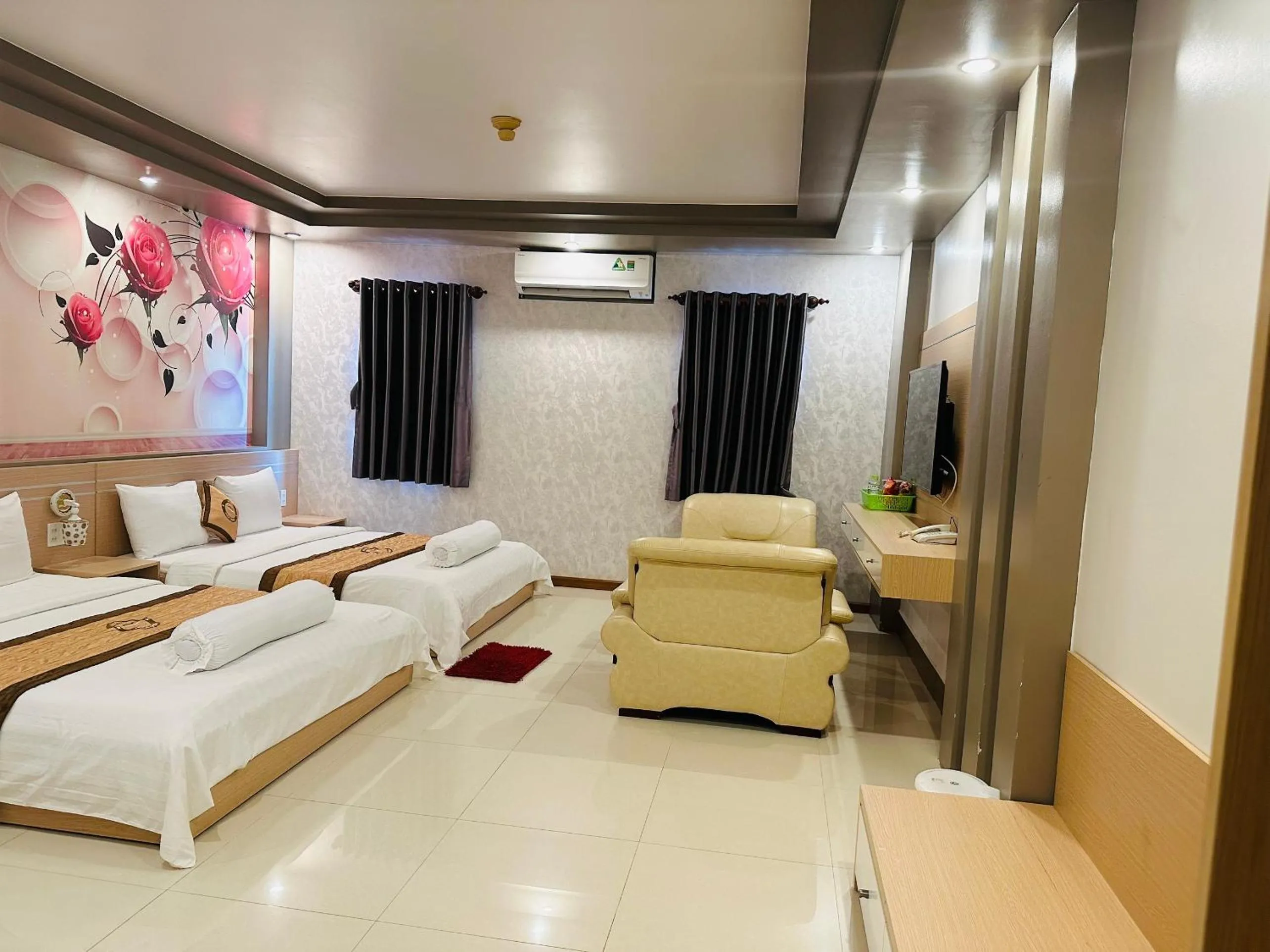 Photo of the whole room, Bed in Phuc Hung Hotel