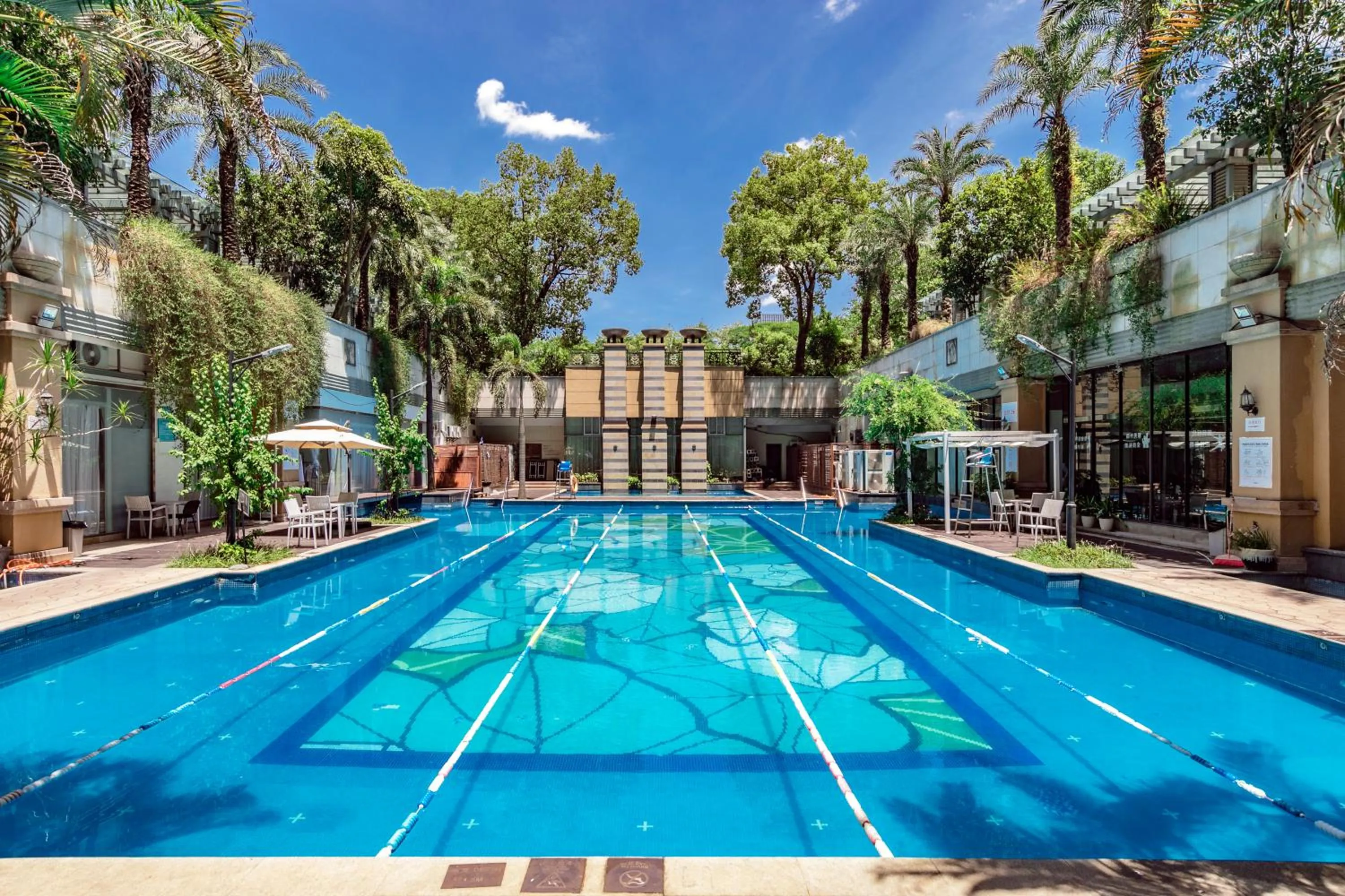 Swimming pool in Ramada Plaza By Wyndham Fuzhou South