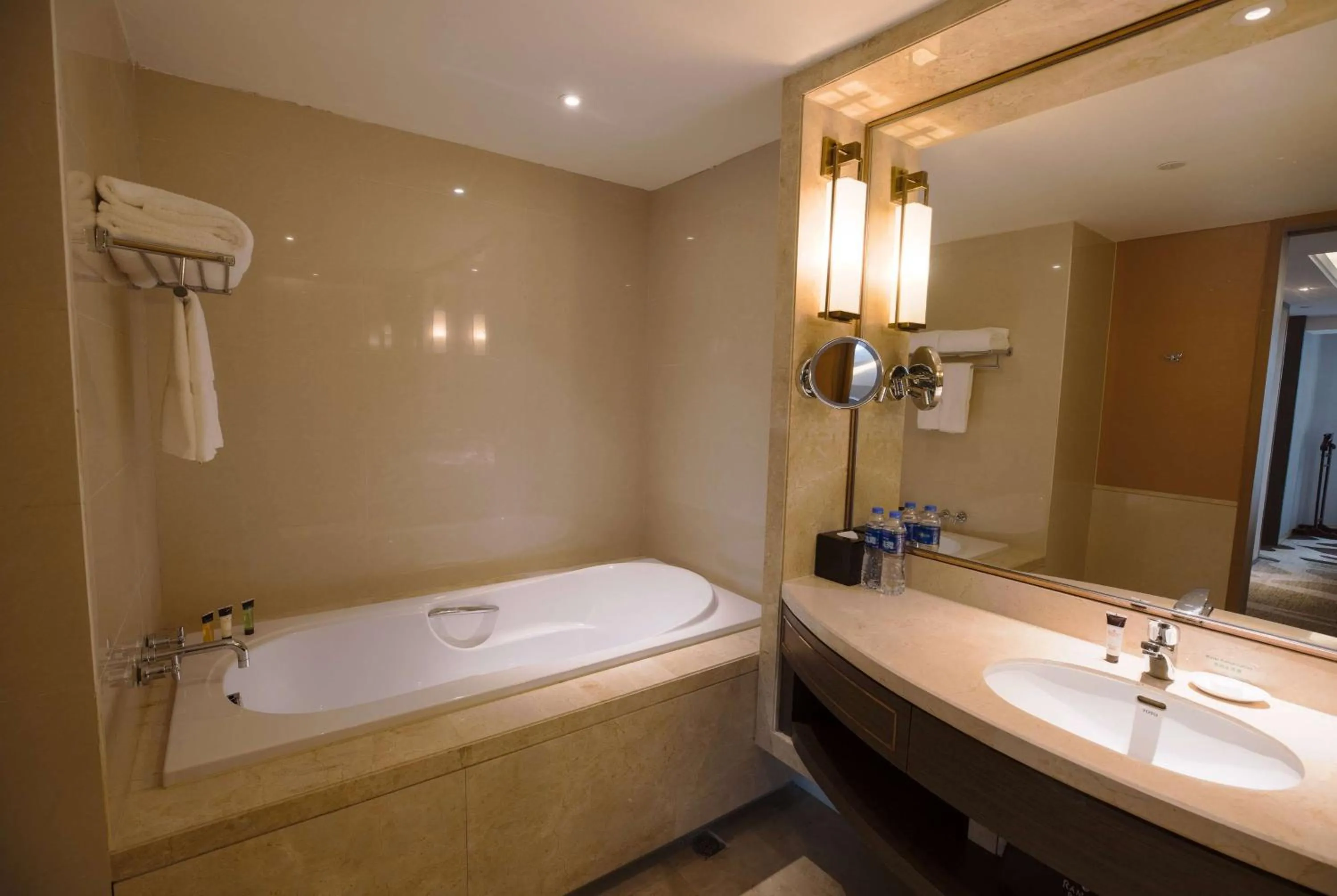 Photo of the whole room in Ramada Plaza By Wyndham Fuzhou South