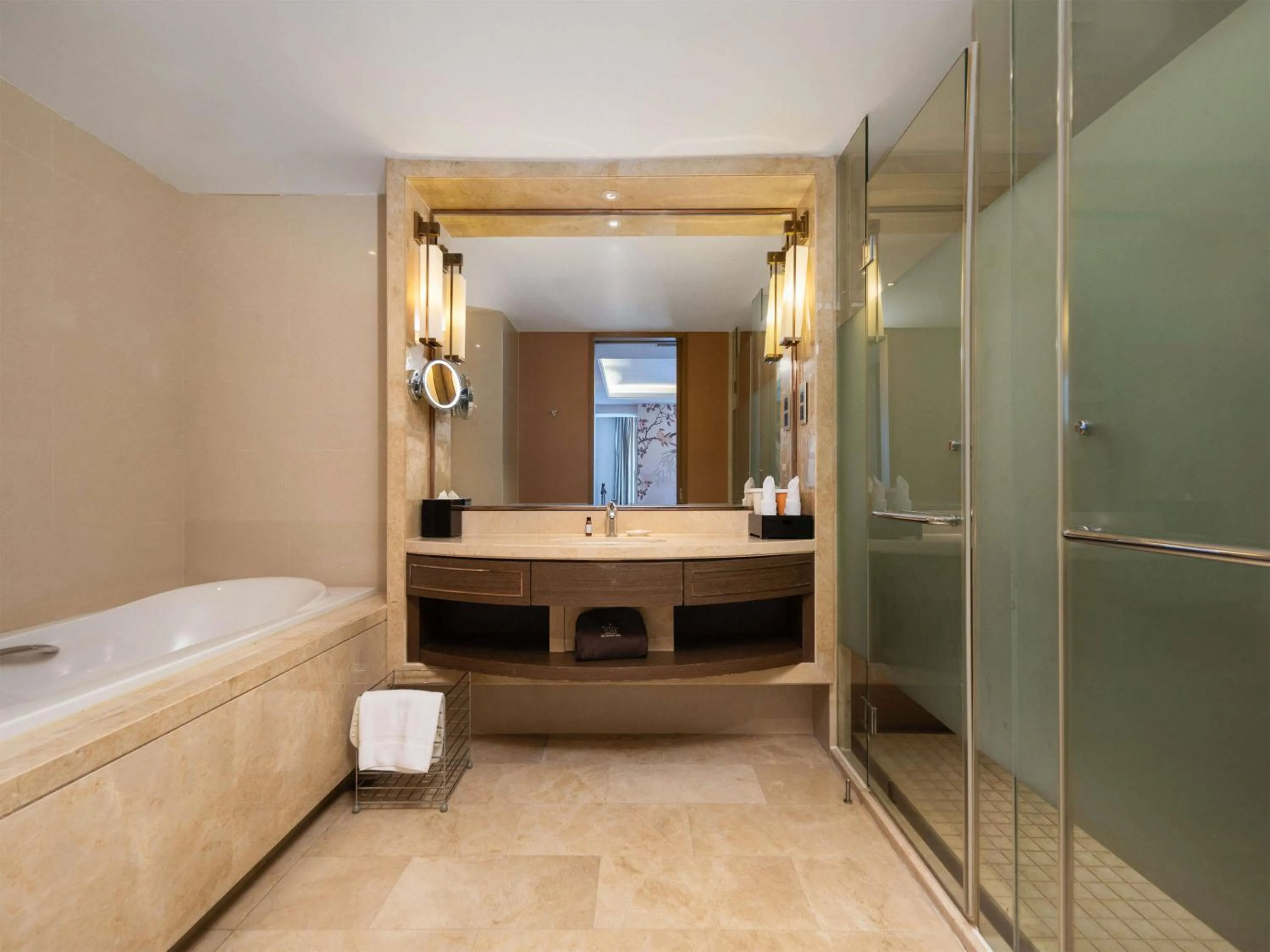 Bathroom in Ramada Plaza By Wyndham Fuzhou South