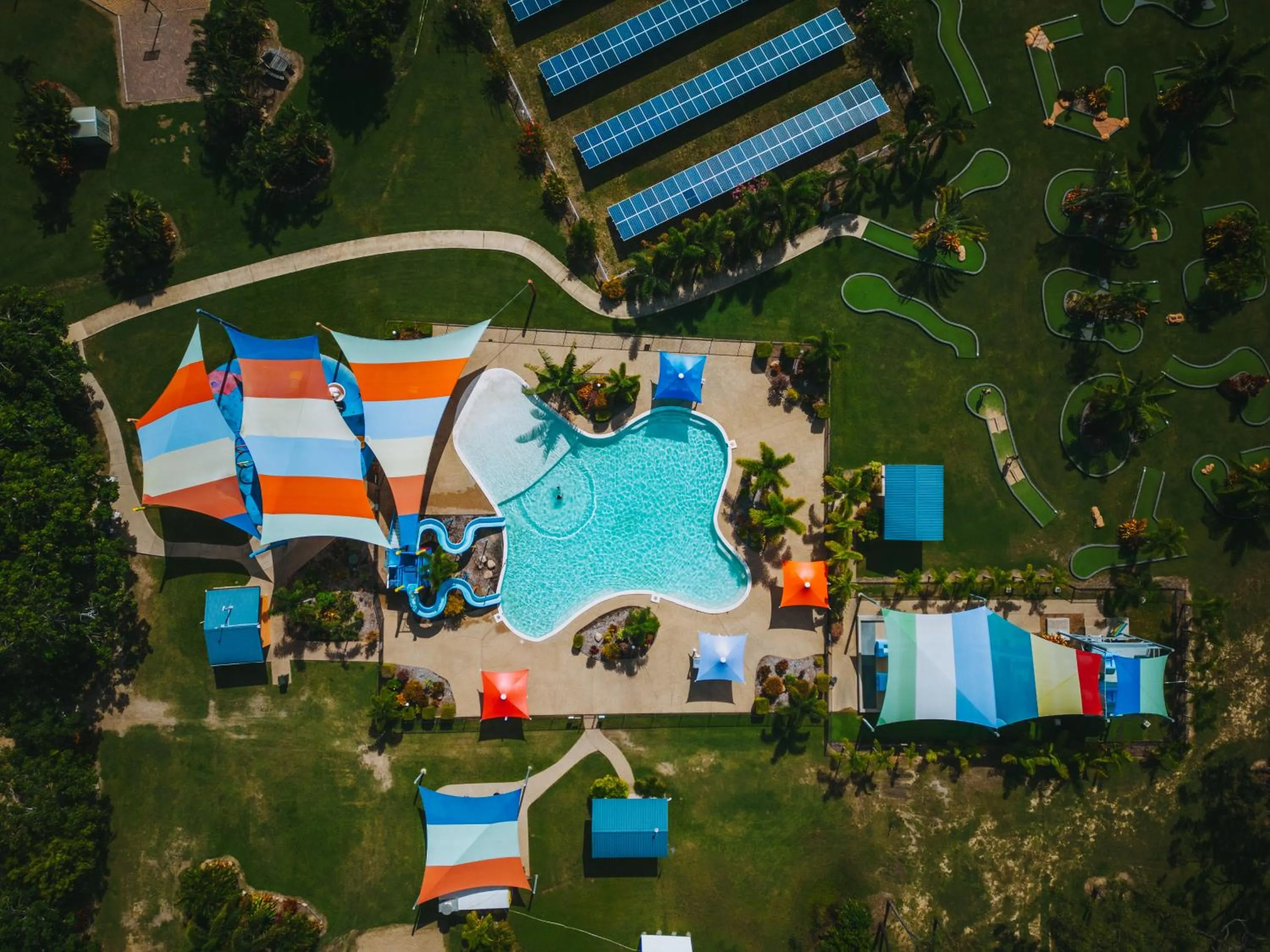 Swimming pool in Ingenia Holidays Townsville