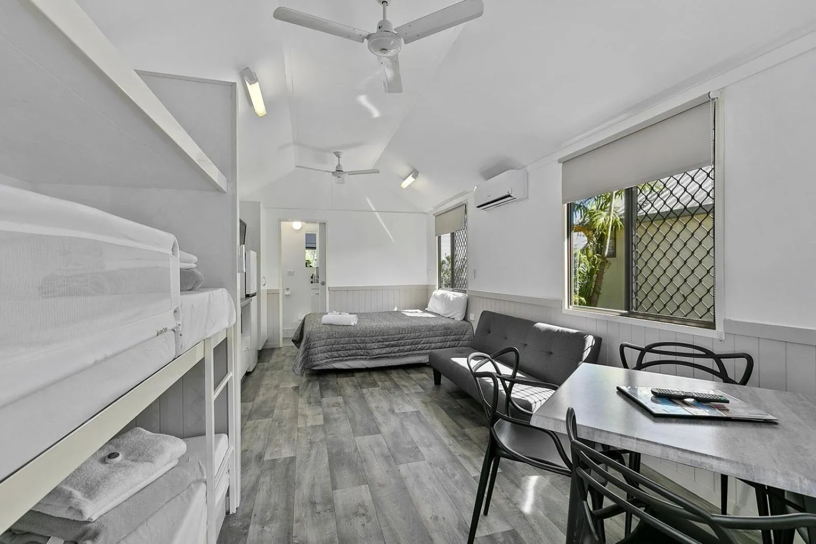 Bedroom in Ingenia Holidays Townsville