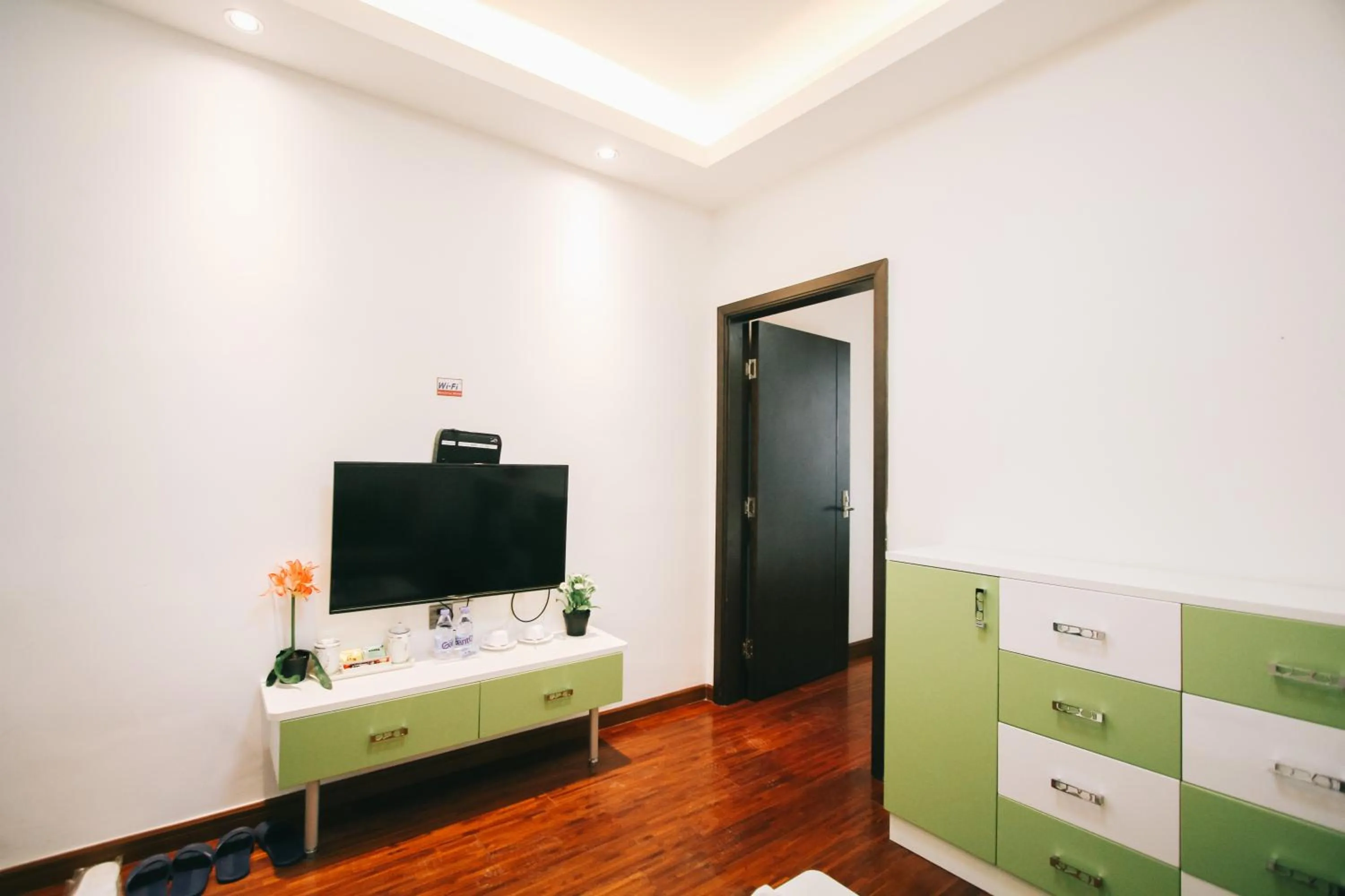 Living room, Bed in Guangzhou Xingke Apartment